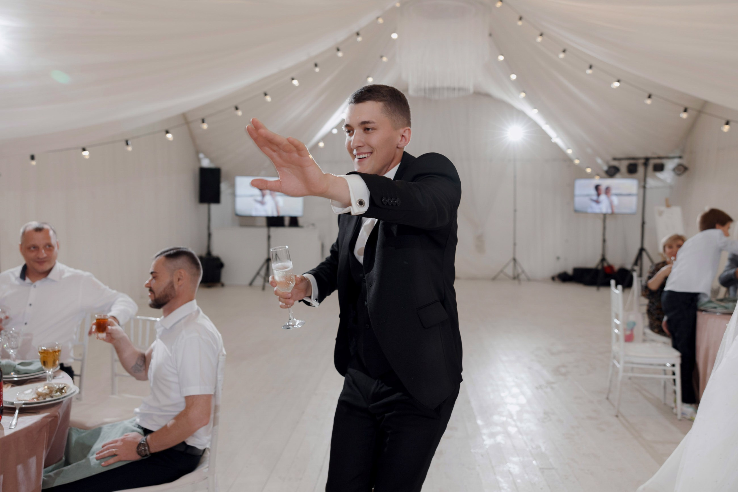 Александр и Валерия. Свадебный фотограф и видеограф Юрий и Эля Дубинины