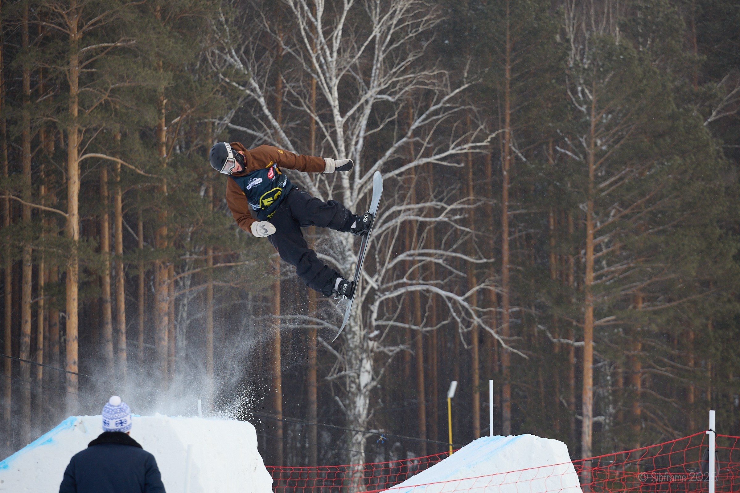 Всероссийские соревнованиях по сноуборду в дисциплине Биг-эйр в Томске. Коммерческий фотограф для бизнеса в Томске Дмитрий Ельчанинов