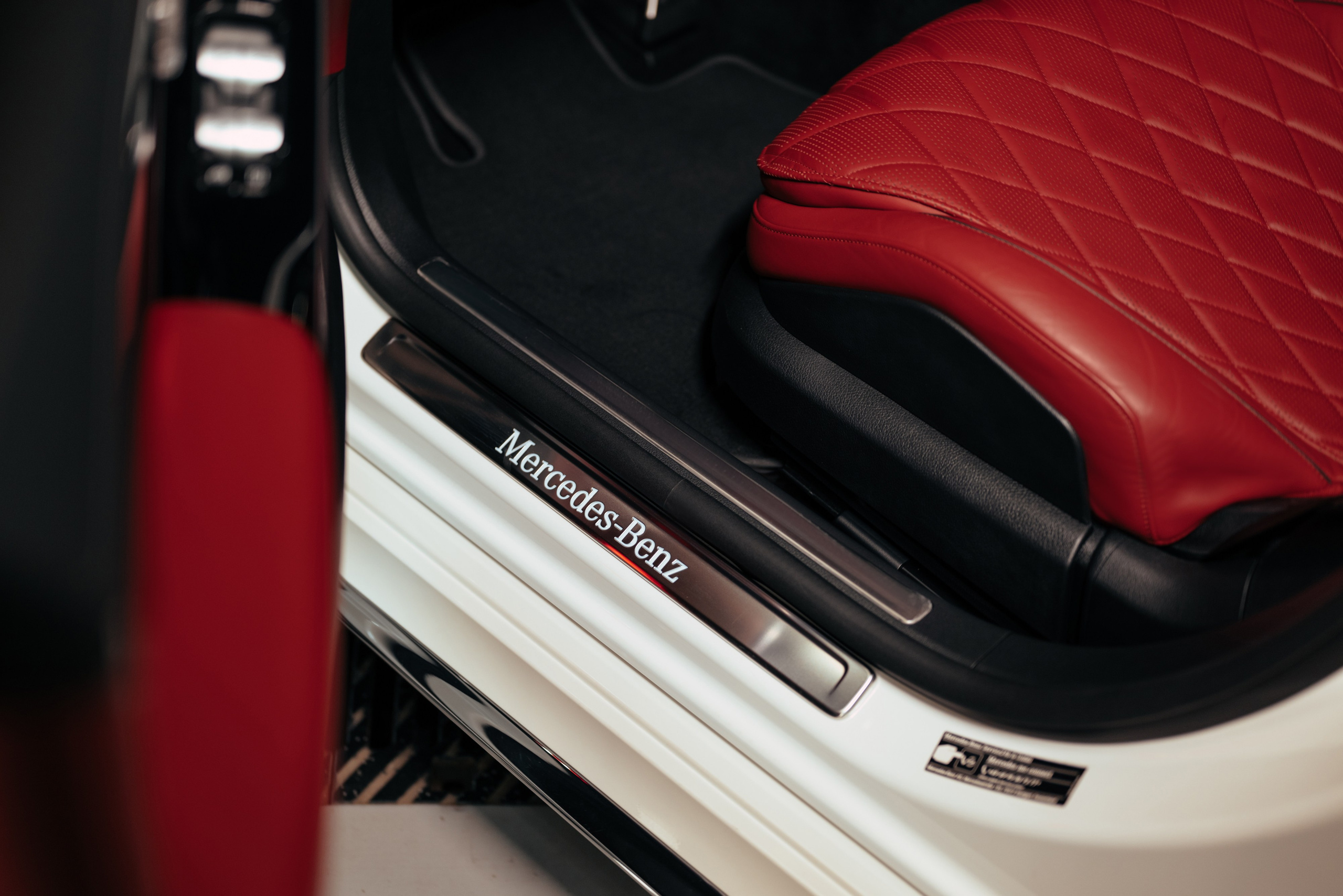 Mercedes 223 white on red. DeLorein