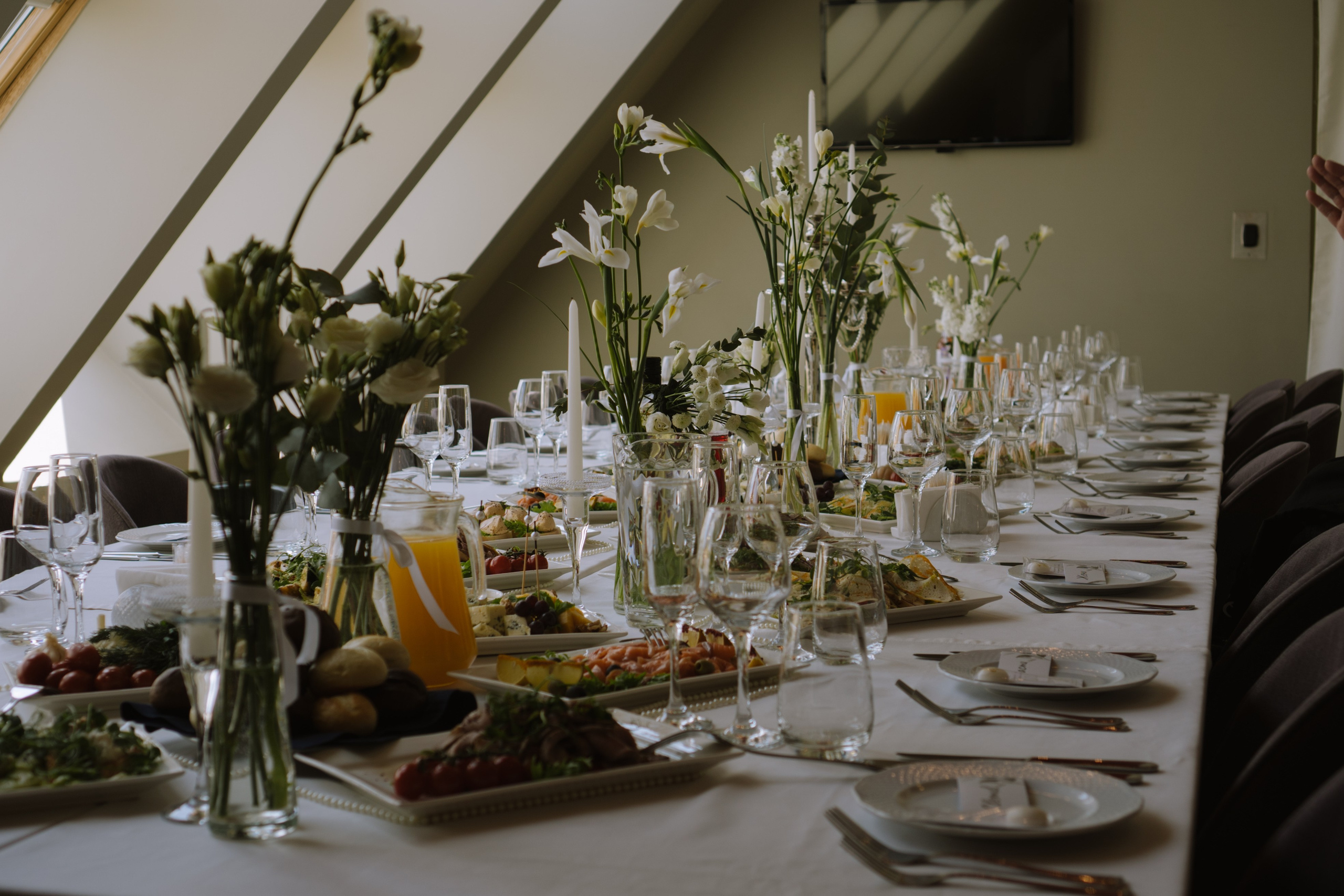 СВАДЕБНЫЙ БАНКЕТ НА ВЛАДИМИРСКОЙ В САНКТ-ПЕТЕРБУРГЕ (КАМЕРНАЯ СВАДЬБА). Профессиональный фотограф, Санкт-Петербург — Виктория Богомолова