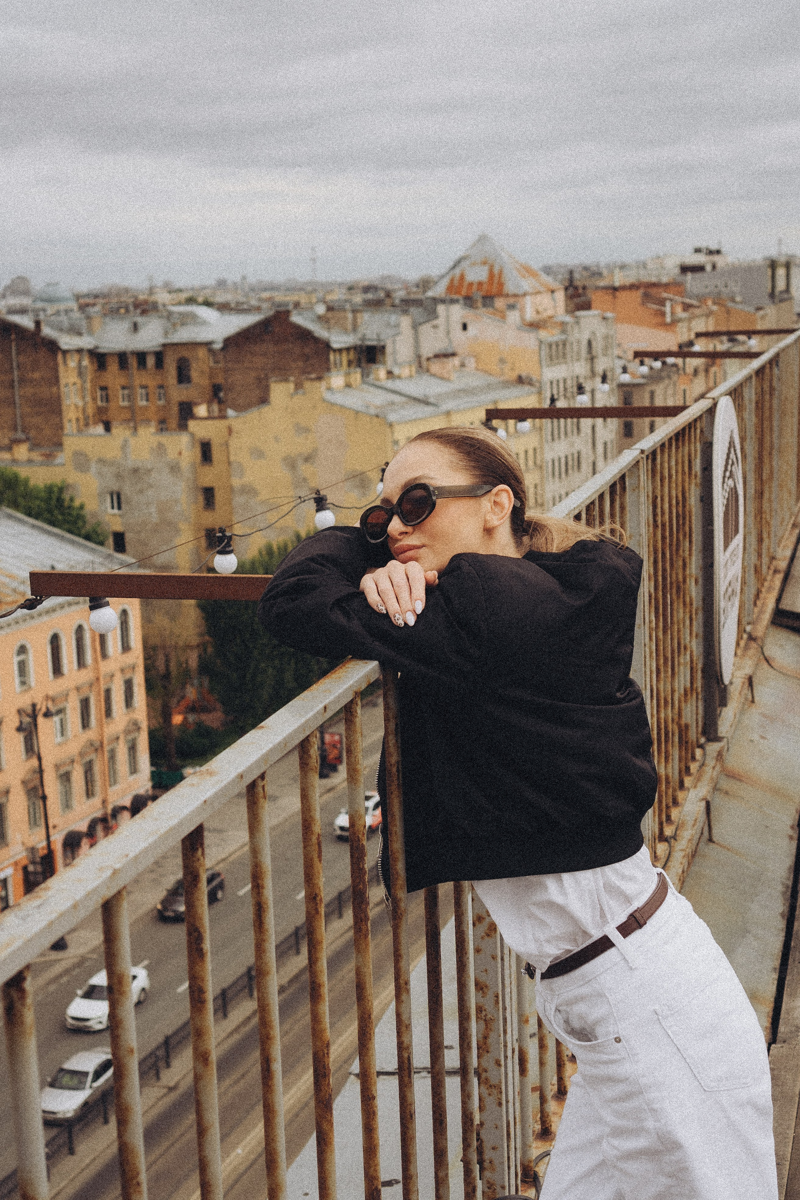 МЫ ГУЛЯЛИ ПРО КРЫШАМ ПИТЕРА. Профессиональный фотограф, Санкт-Петербург — Виктория Богомолова