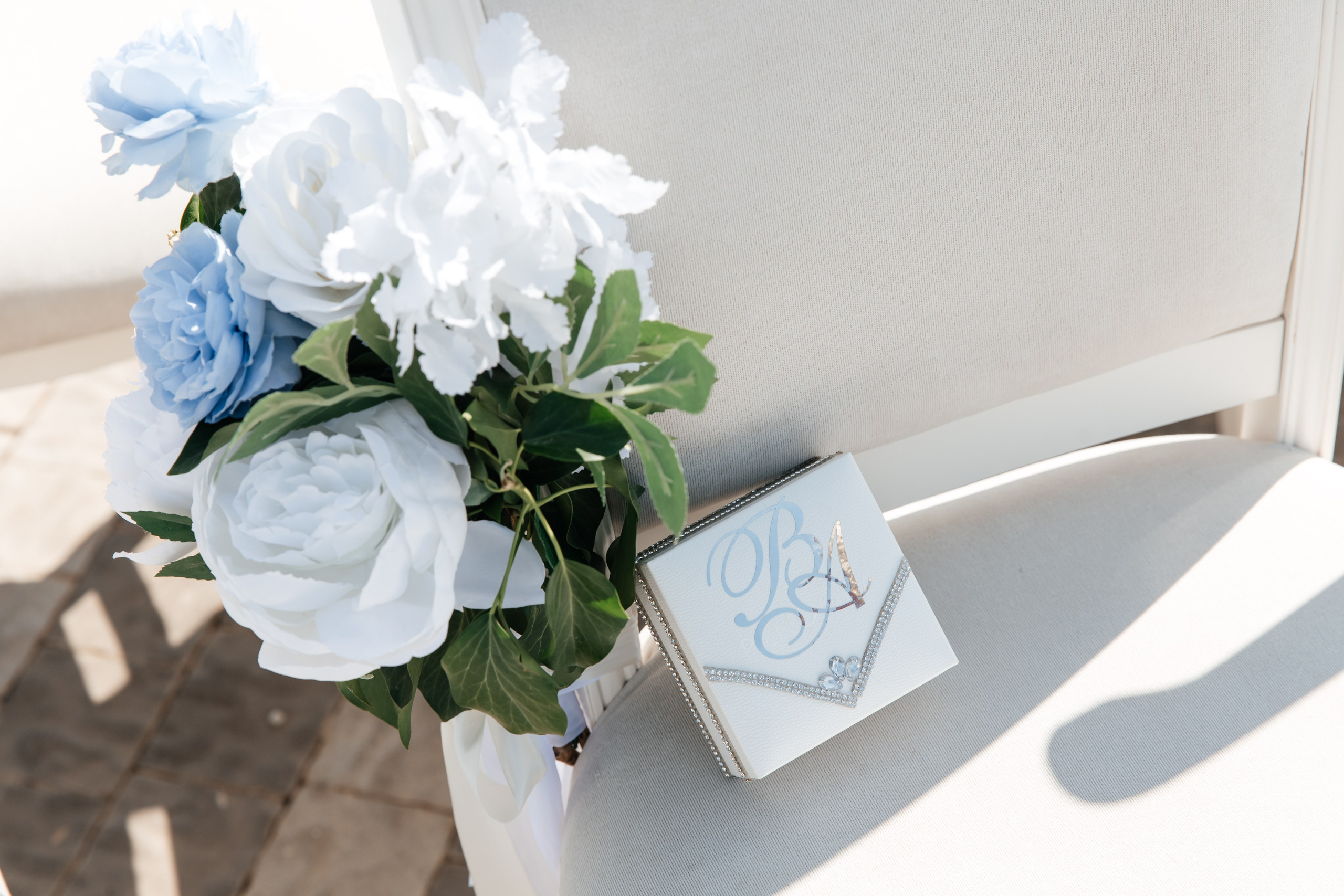 V & A. ФОТОГРАФ