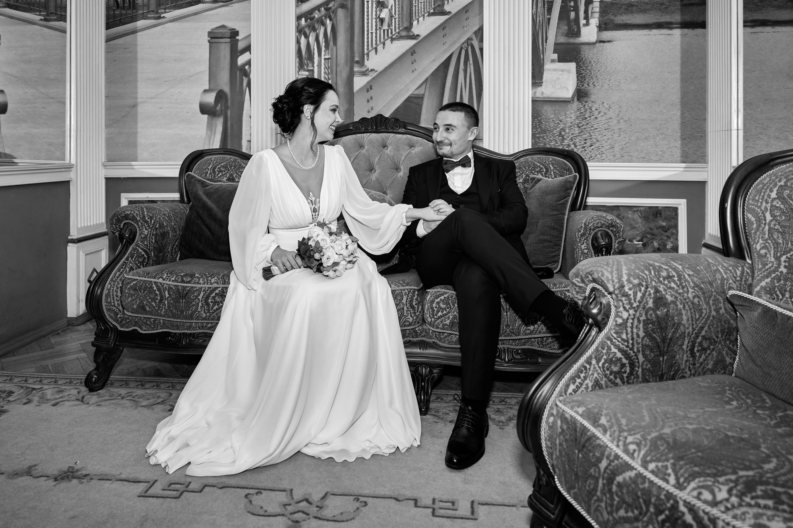 Свадебная фотосессия в студии и регистрация брака в Грибоедовском ЗАГСе