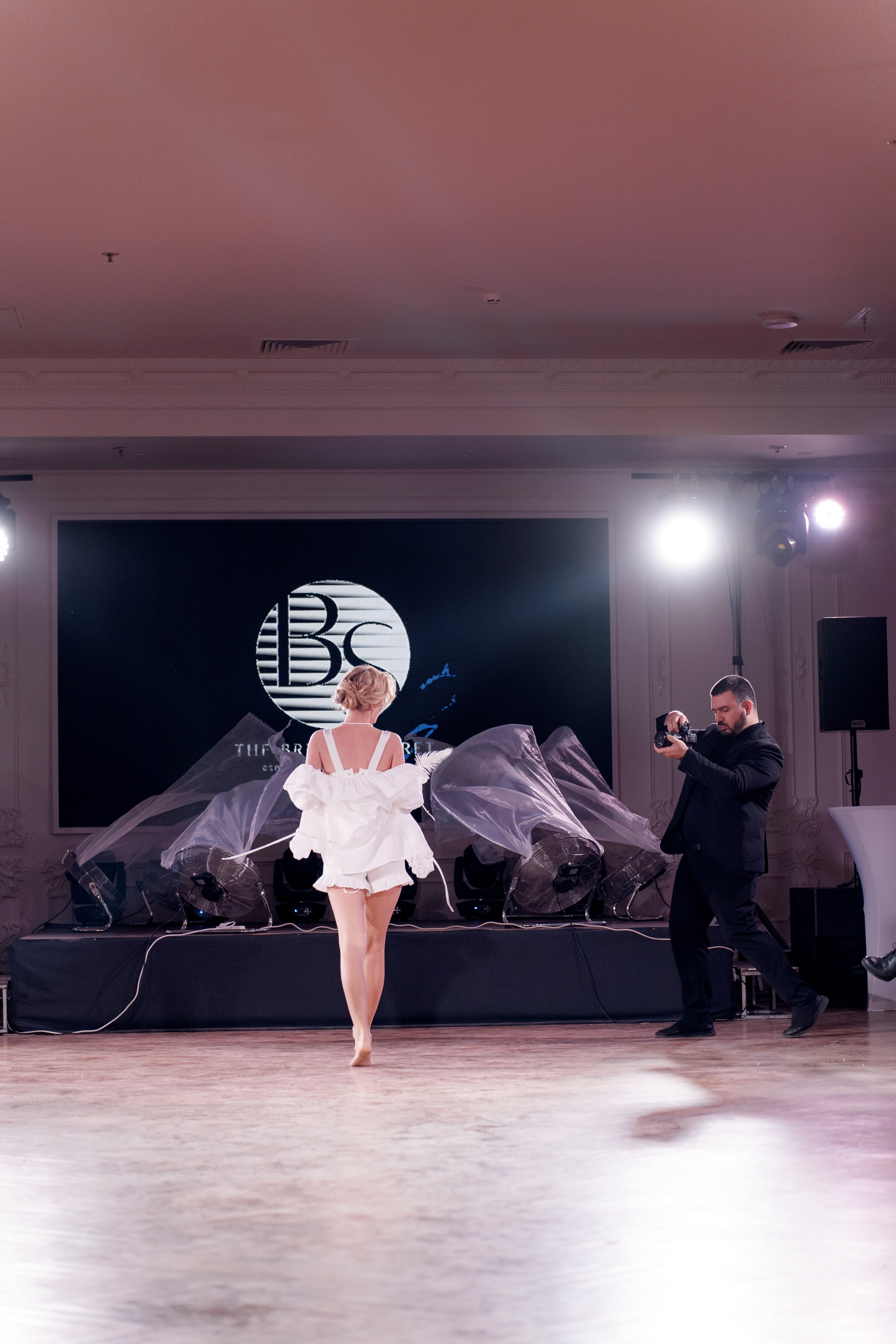 Выставка свадебных специалистов «Свадьба на 1000%». Свадебный фотограф в Санкт-Петербурге