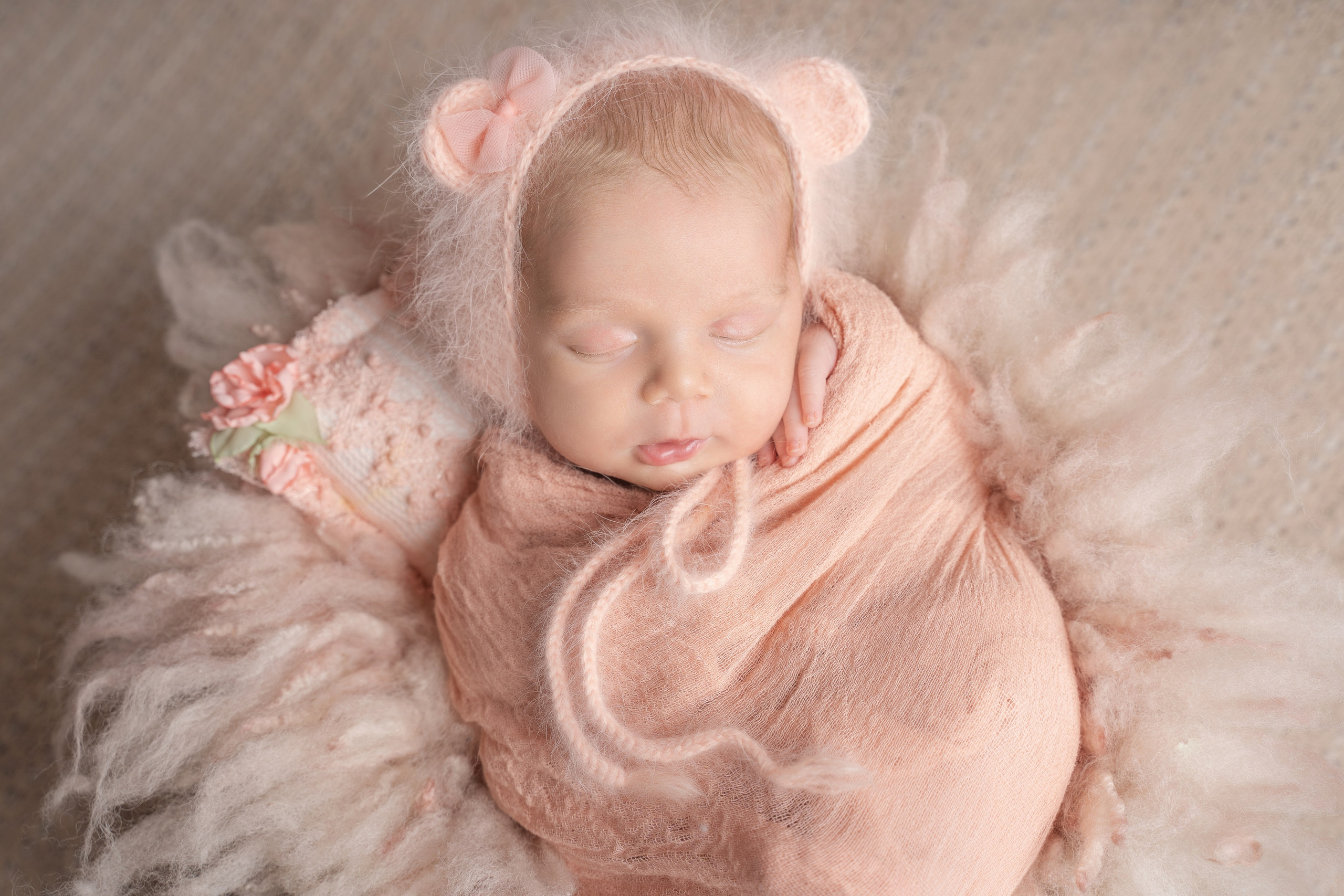 Фотосессия новорожденного в Москве — трогательные моменты первых дней