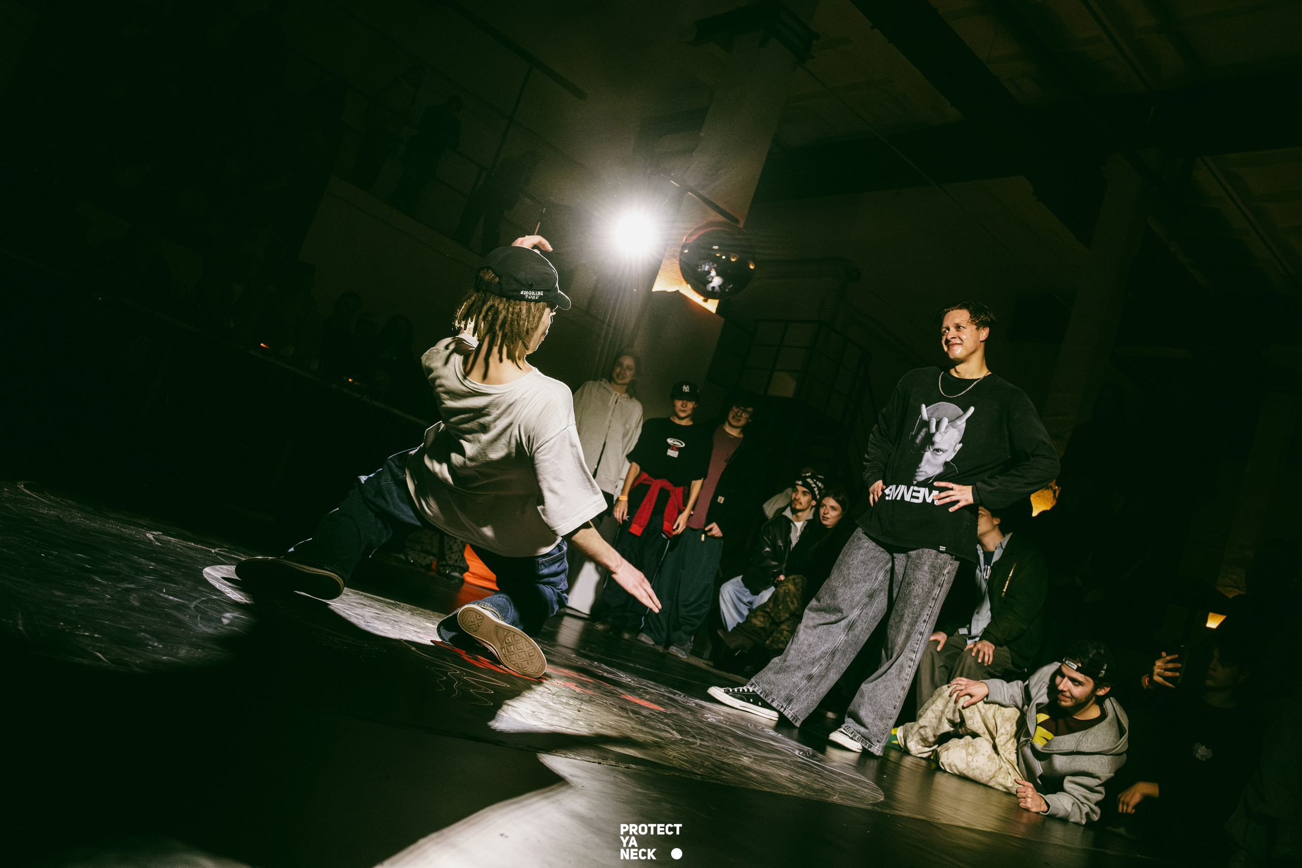PROTECT YA NECK 22/03 (@youlovebu). Соня бу тебя сфоткала