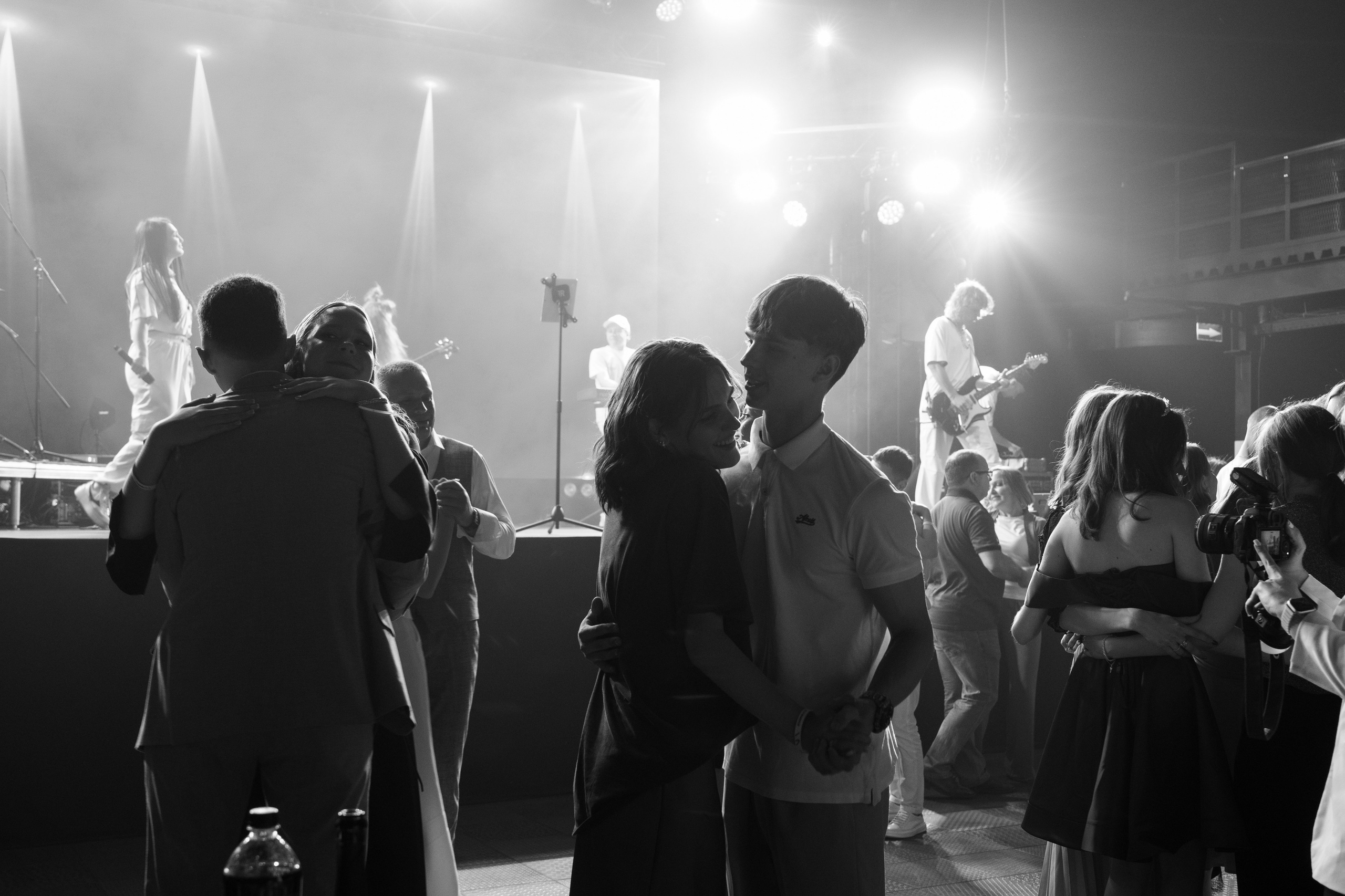 Выпускной Гимназия 7. Свадебный и репортажный фотограф Элина Козырьянова