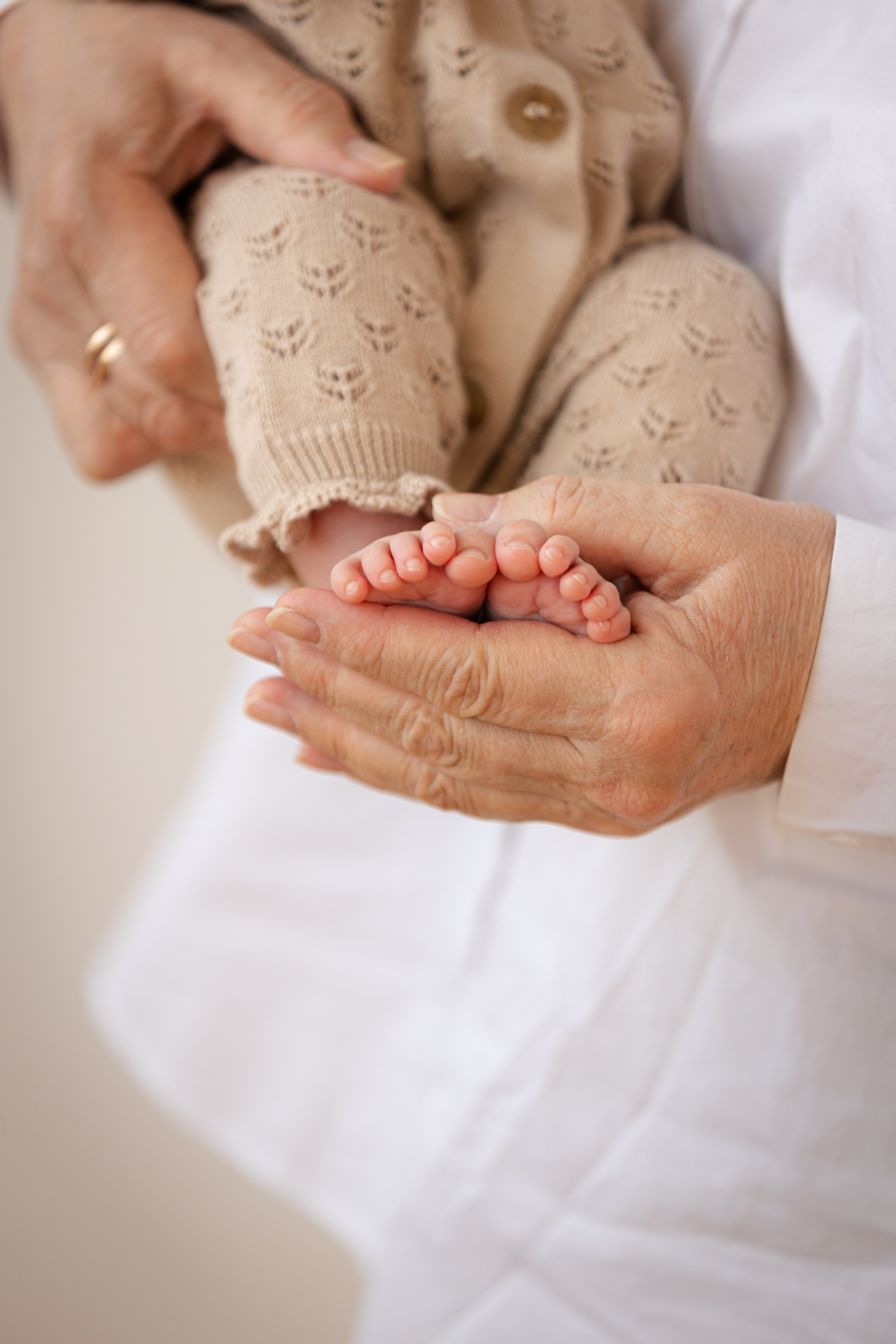 Вера, Светлана и Анастасия. That’s your photographer, Alexandra Andrushchenko