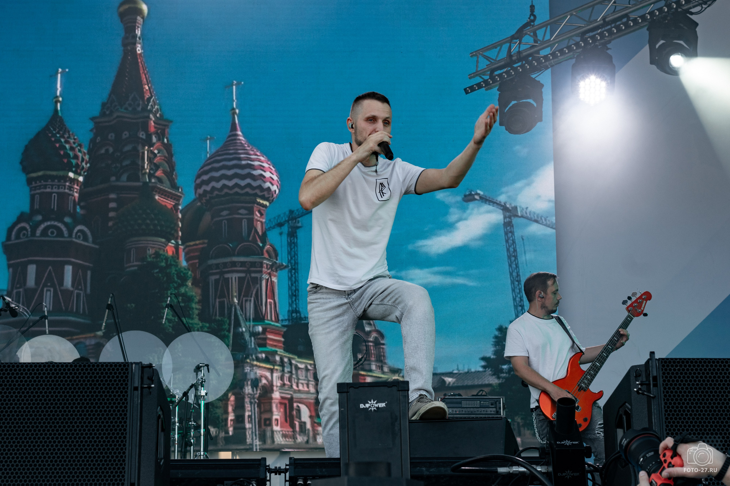 Антон Курдюмов фотограф в Хабаровске Рина Курдюмова фото27 foto27 Антон Дорофеев репортажный репортаж документалист Тони и Рина фотосоздатели ПаПаРоК Рок над Амуром 2024 фестиваль Хабаровск