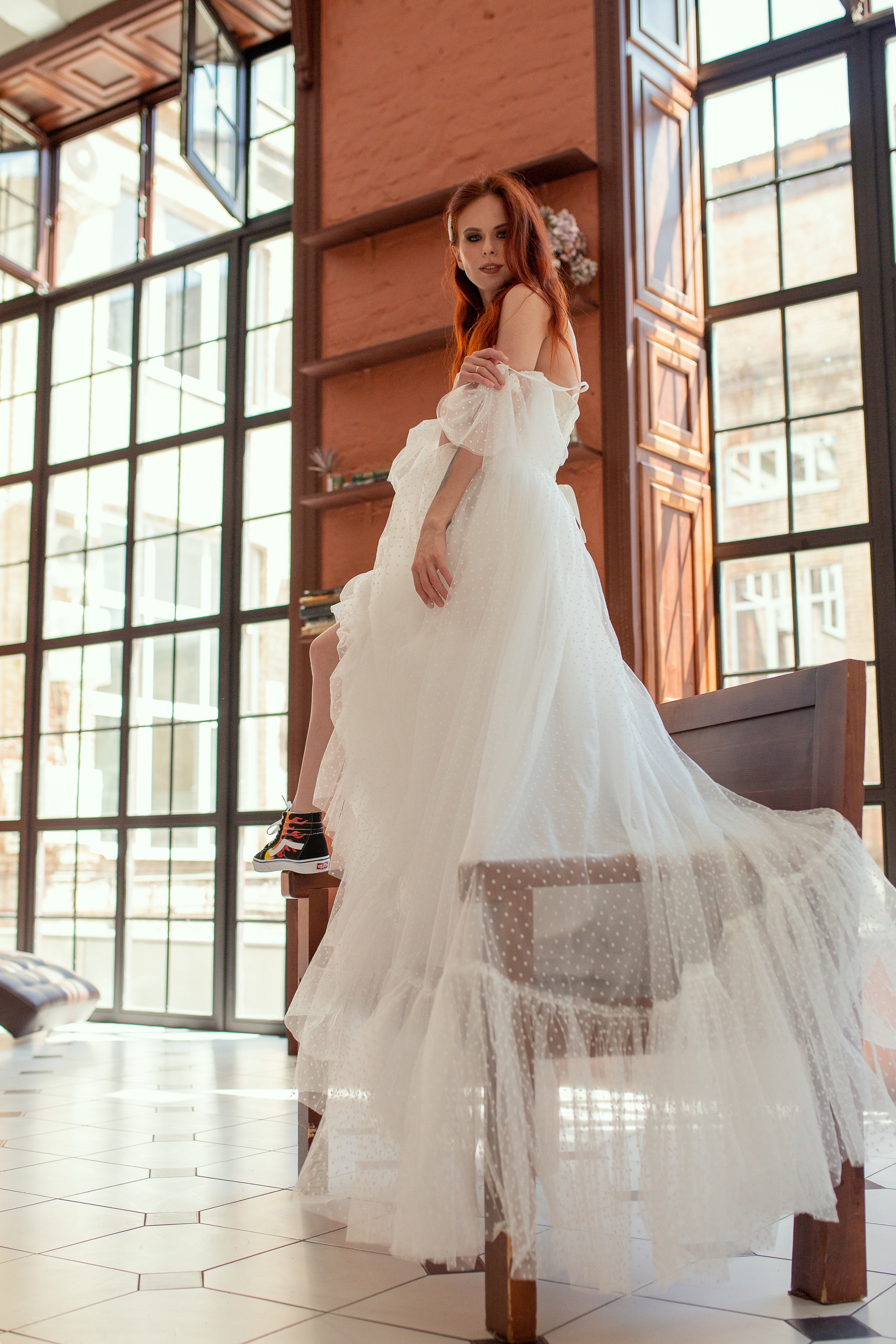 Екатерина. Белое платье & чёрные кеды. Детский семейный фотограф в г. Москве Жанна Трофимова