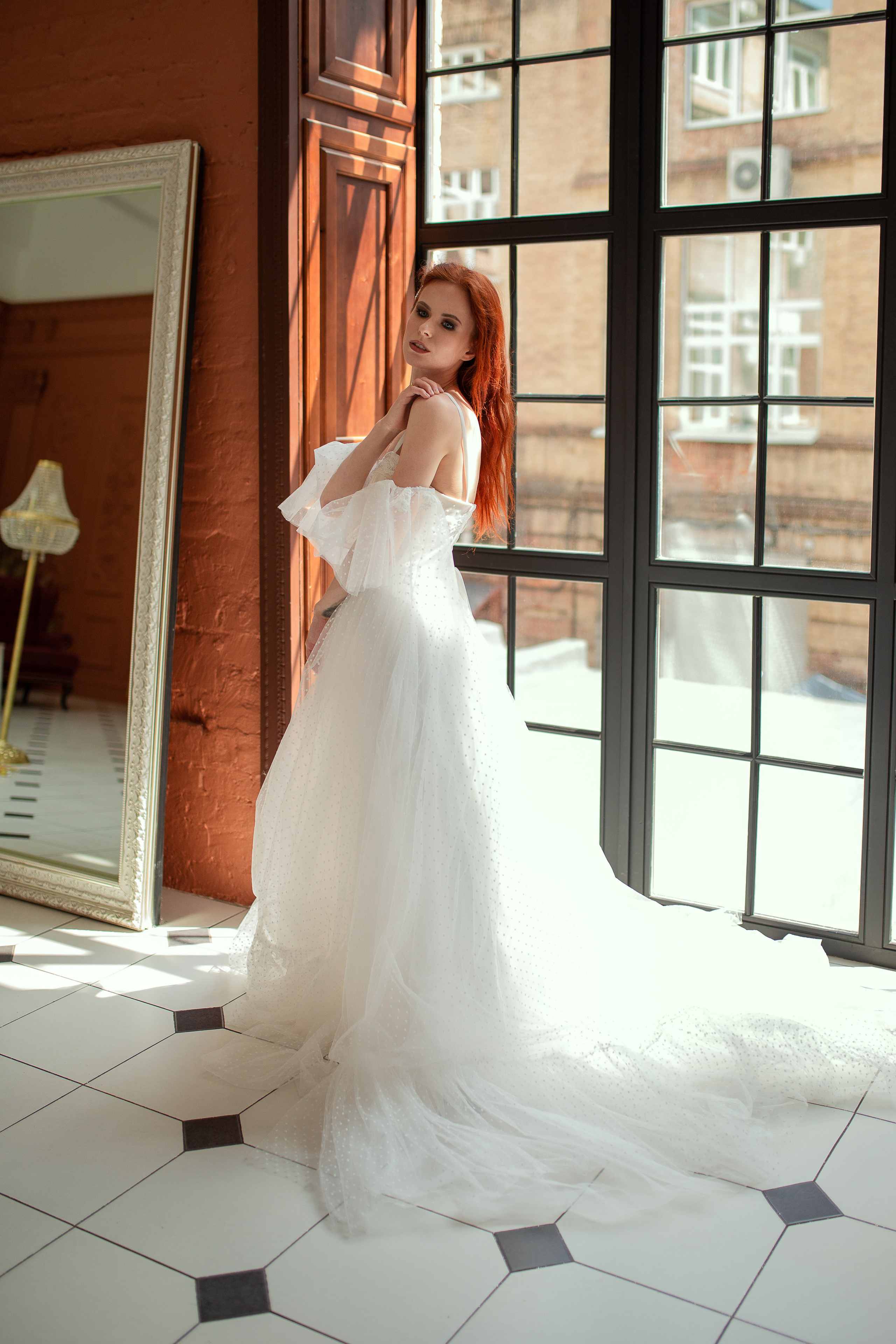 Екатерина. Белое платье & чёрные кеды. Детский семейный фотограф в г. Москве Жанна Трофимова