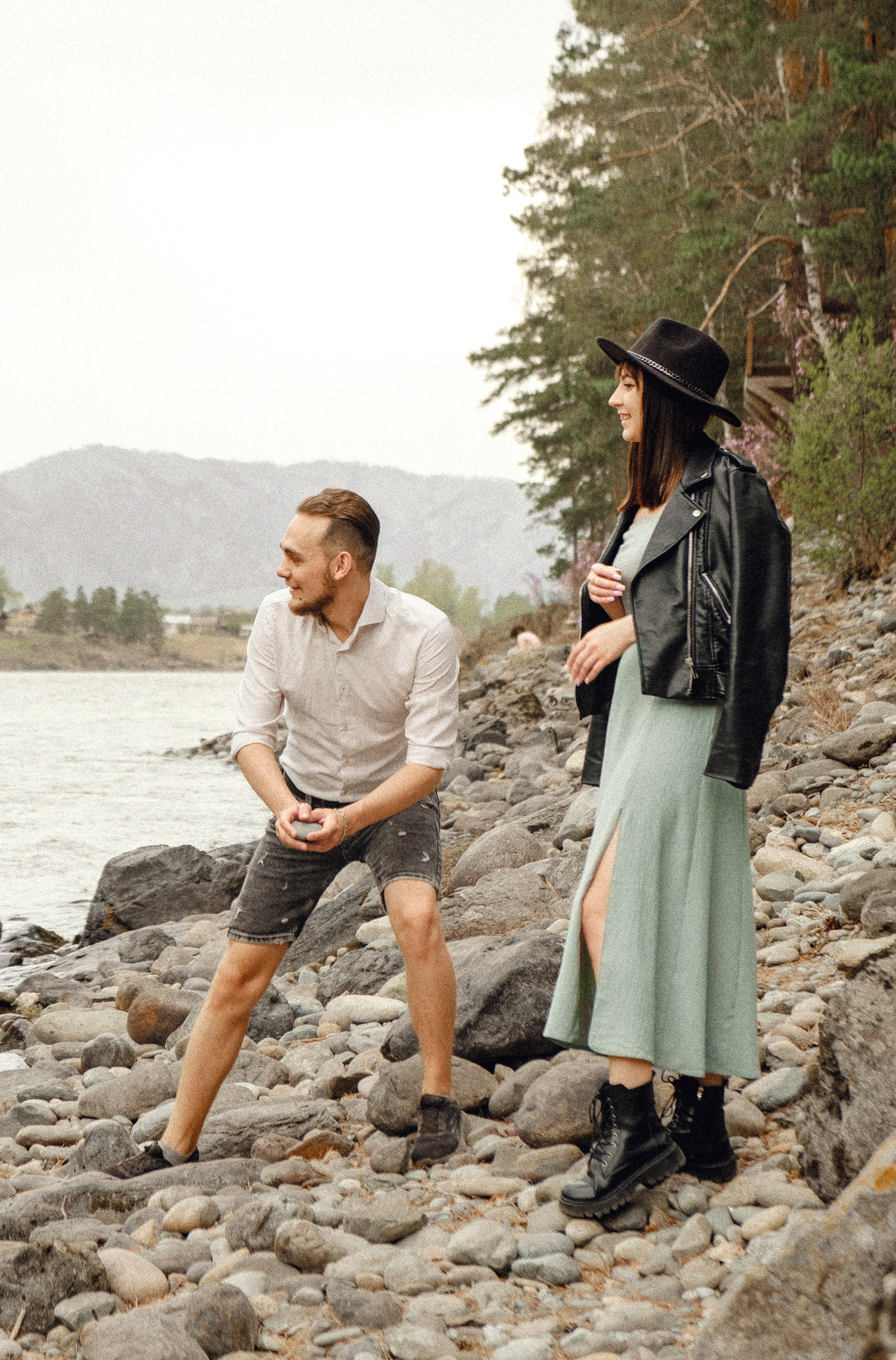 Помолвка на Алтае с. Чемал. Фотосъемка свадеб и семейных фотосессий в Республике Алтай