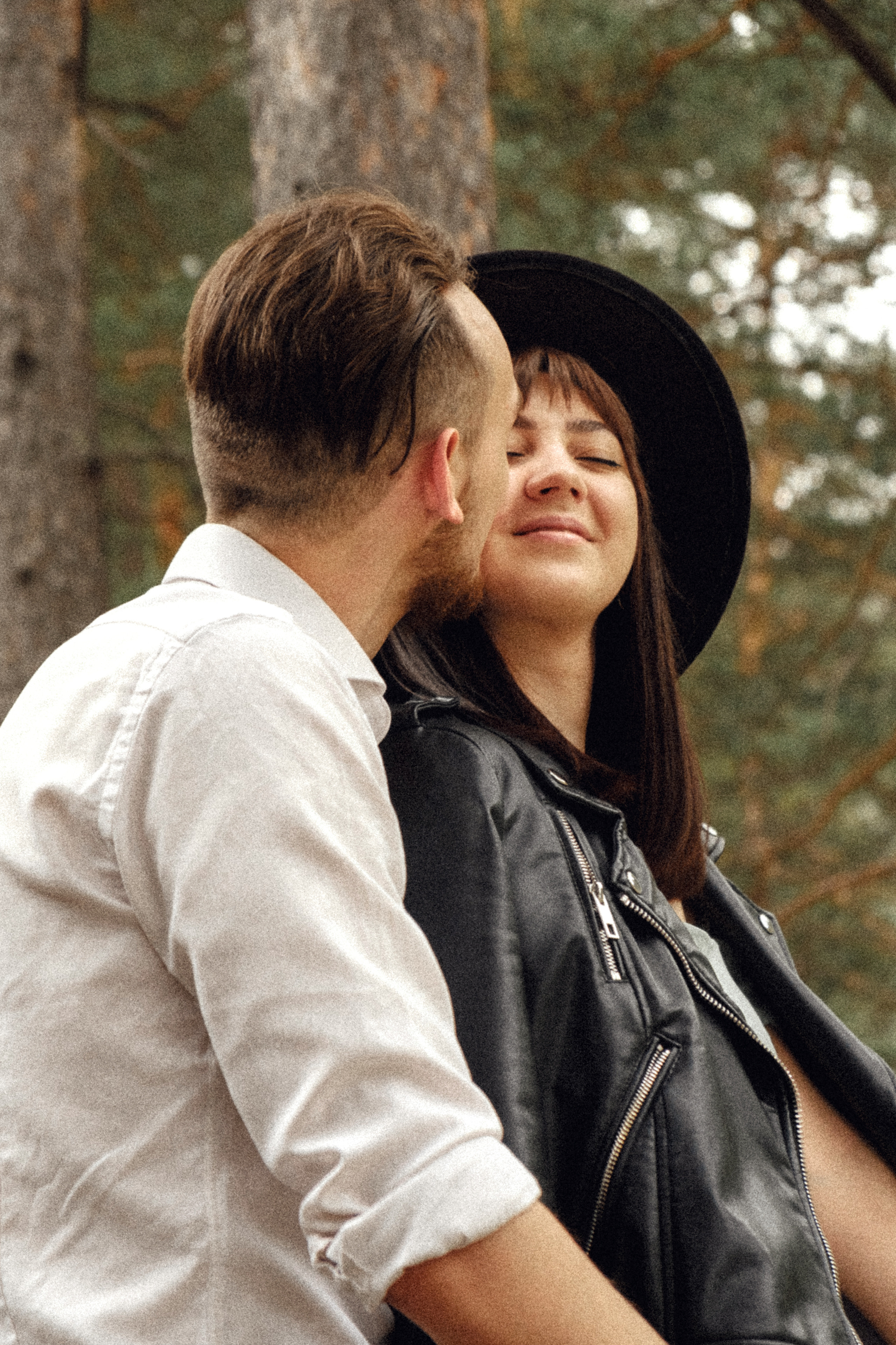 Помолвка на Алтае с. Чемал. Фотосъемка свадеб и семейных фотосессий в Республике Алтай
