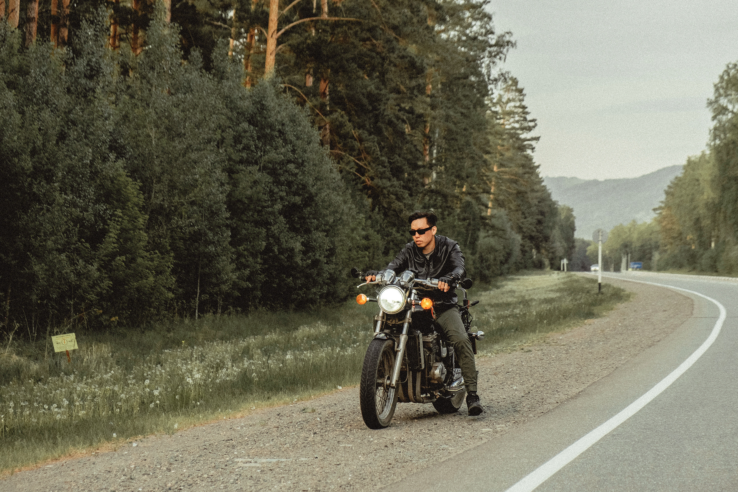 Фотосессия Айдара на байке. Фотосъемка свадеб и семейных фотосессий в Республике Алтай