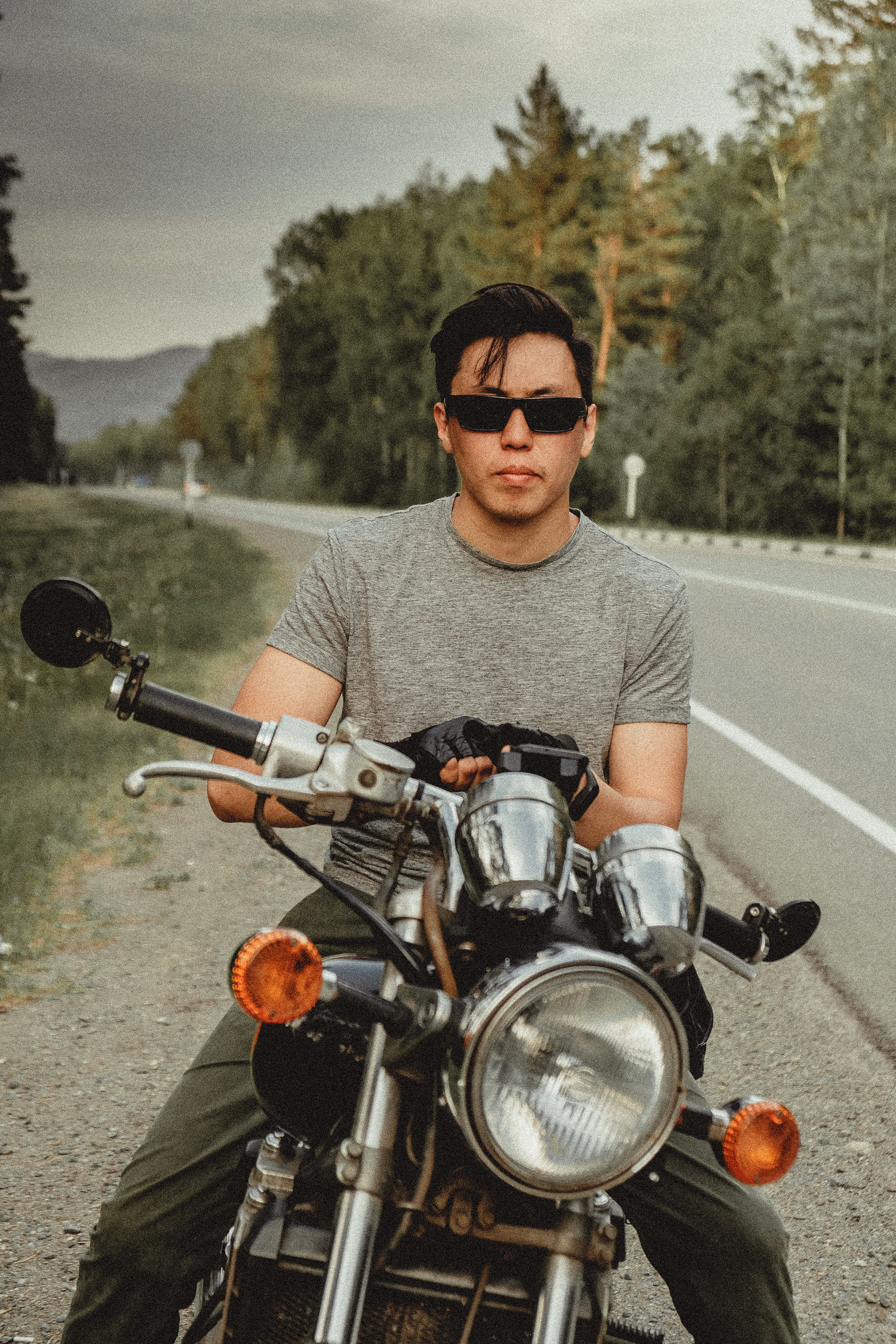 Фотосессия Айдара на байке. Фотосъемка свадеб и семейных фотосессий в Республике Алтай