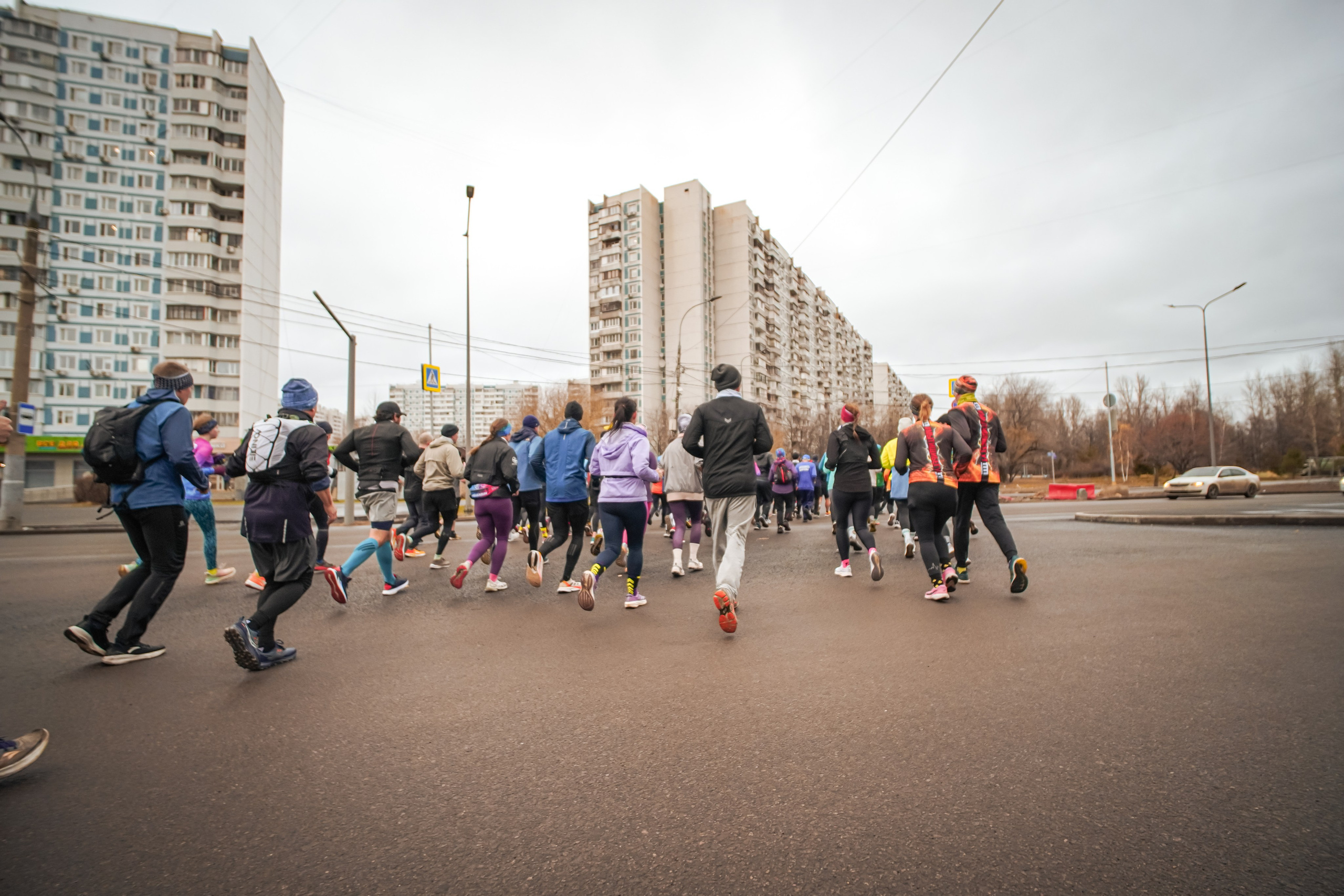 #марафонудома #яuzarun 2024 2-я петля, группа 6:30. Роман Капилюшов. Бег. Фото. Видео. г. Люберцы