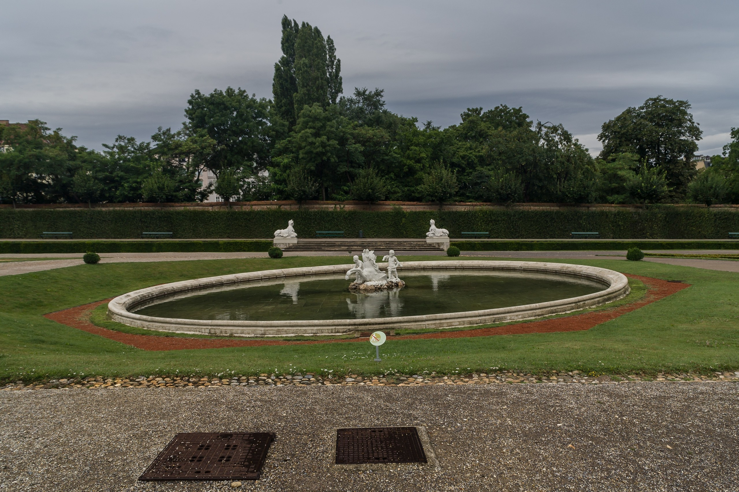 Capitals on the Danube. Künstler Verstecktoff