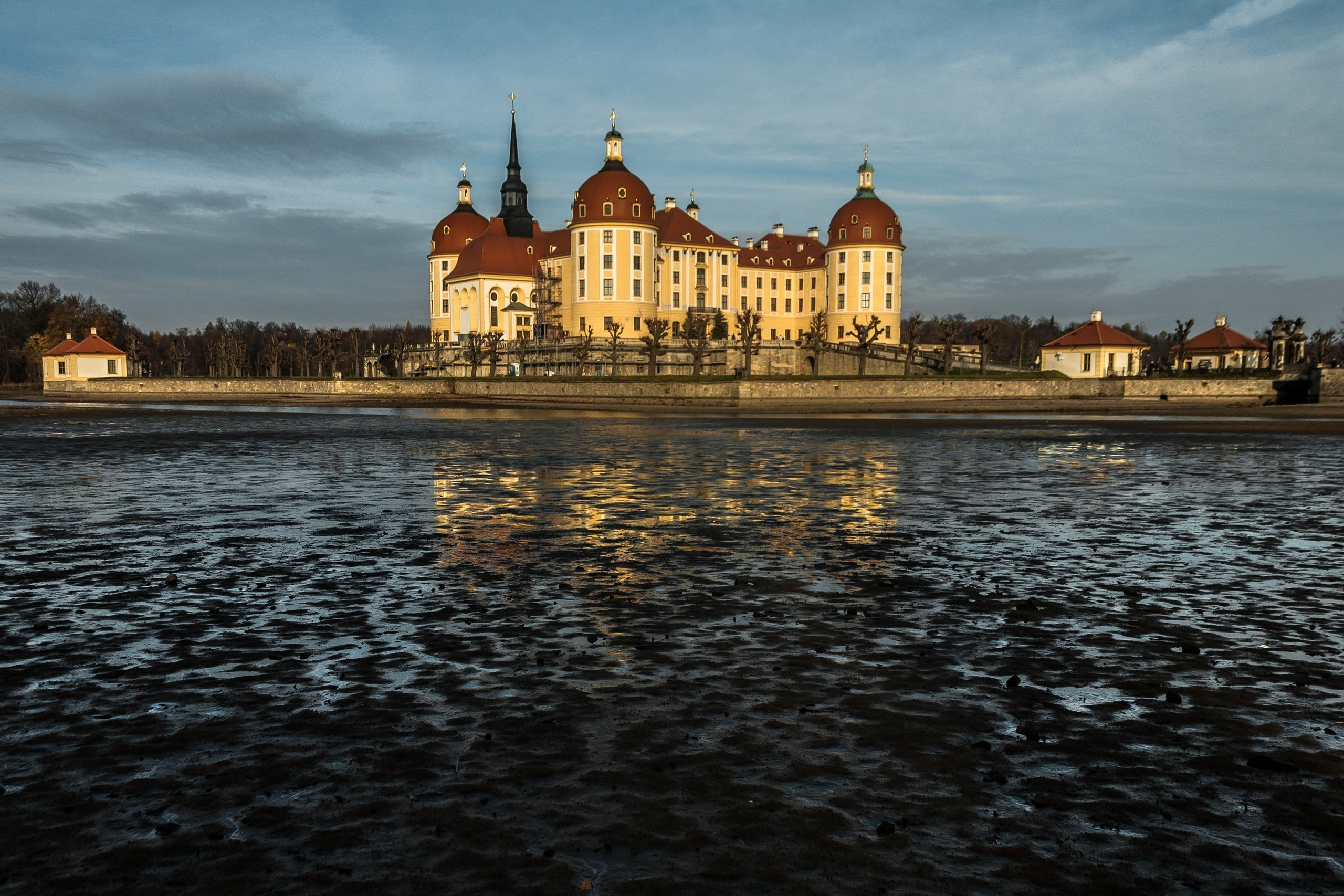 Germany. Künstler Verstecktoff