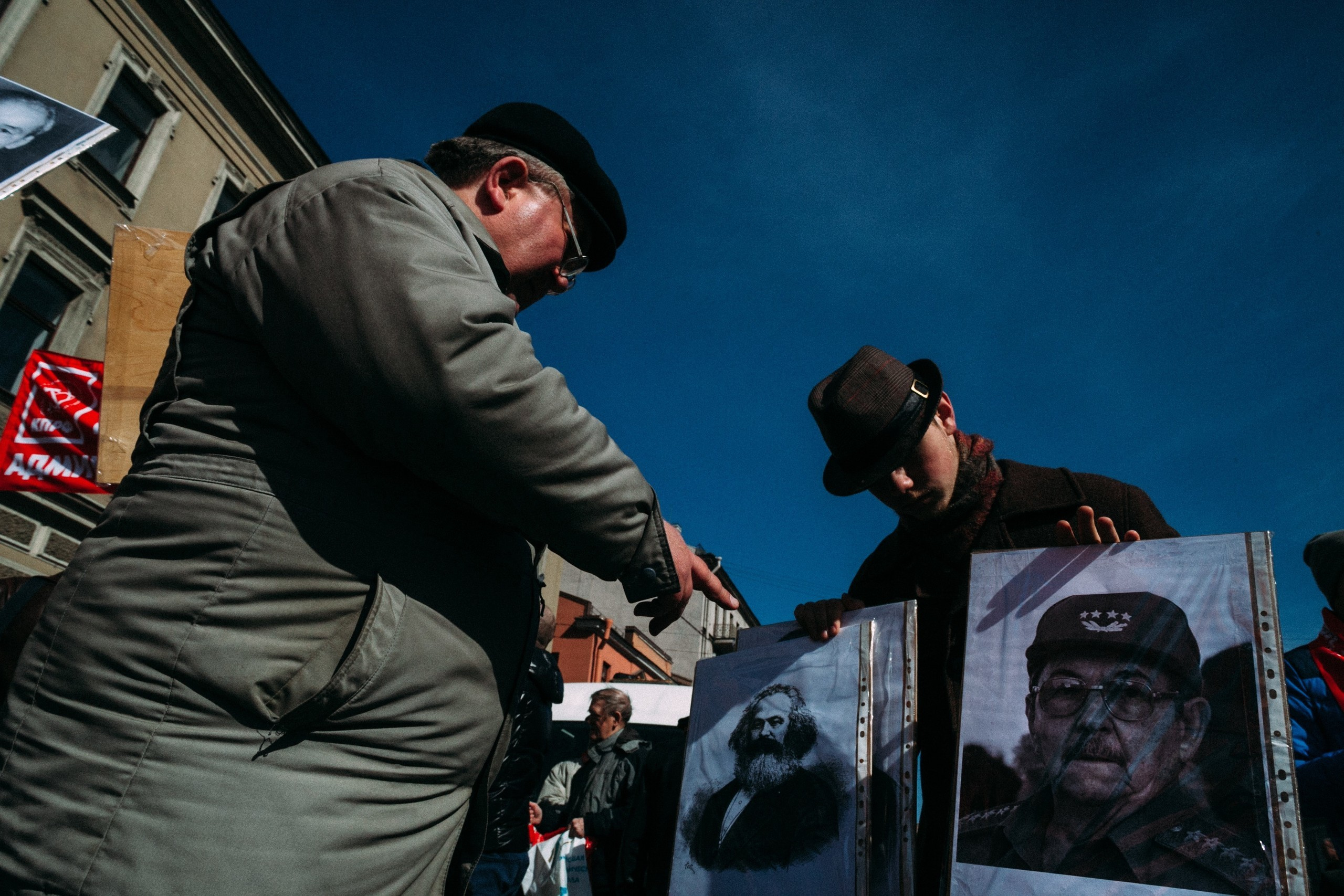 People and stuff. Künstler Verstecktoff