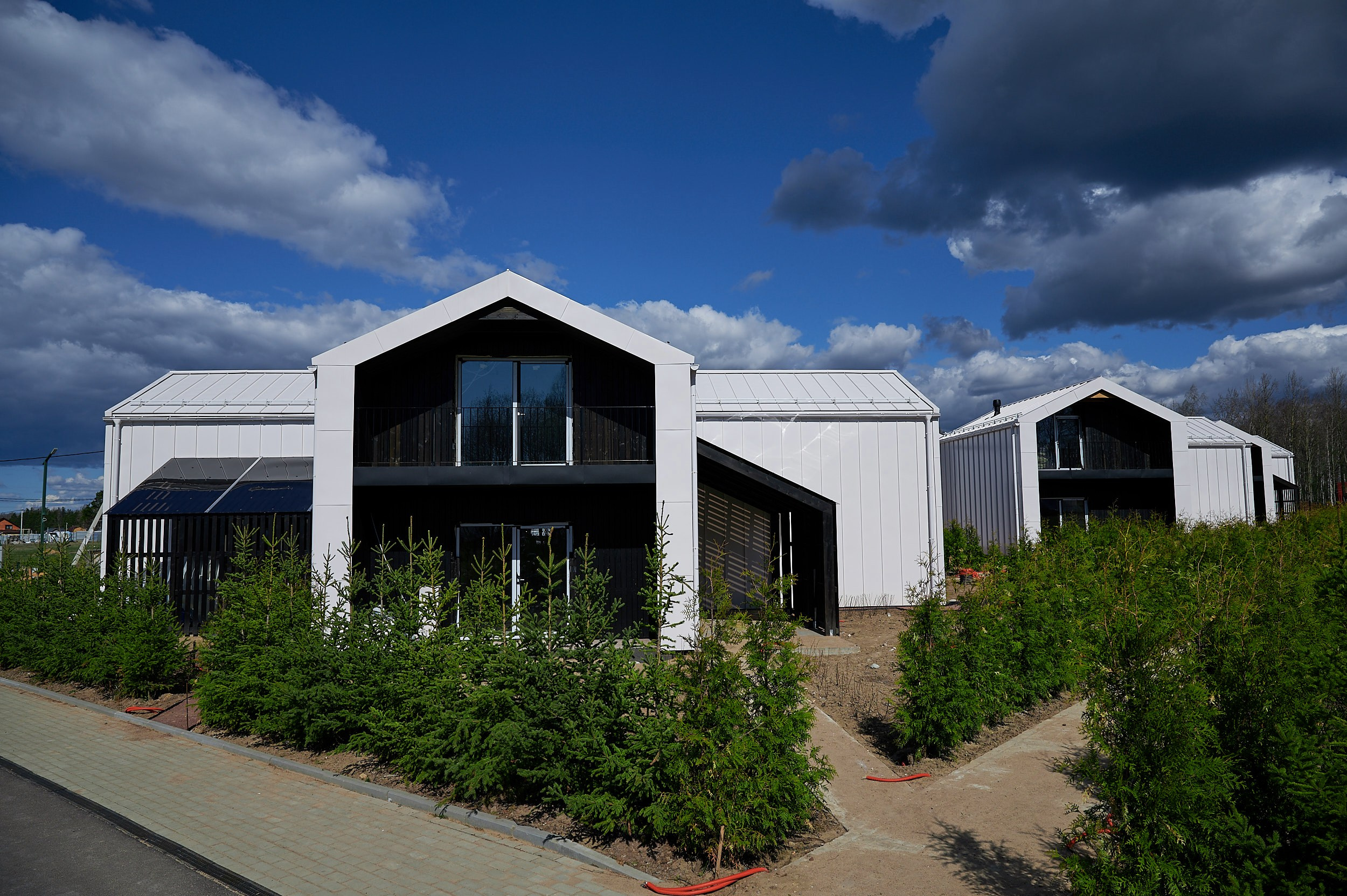 Строительсво Hugge Life Country Club