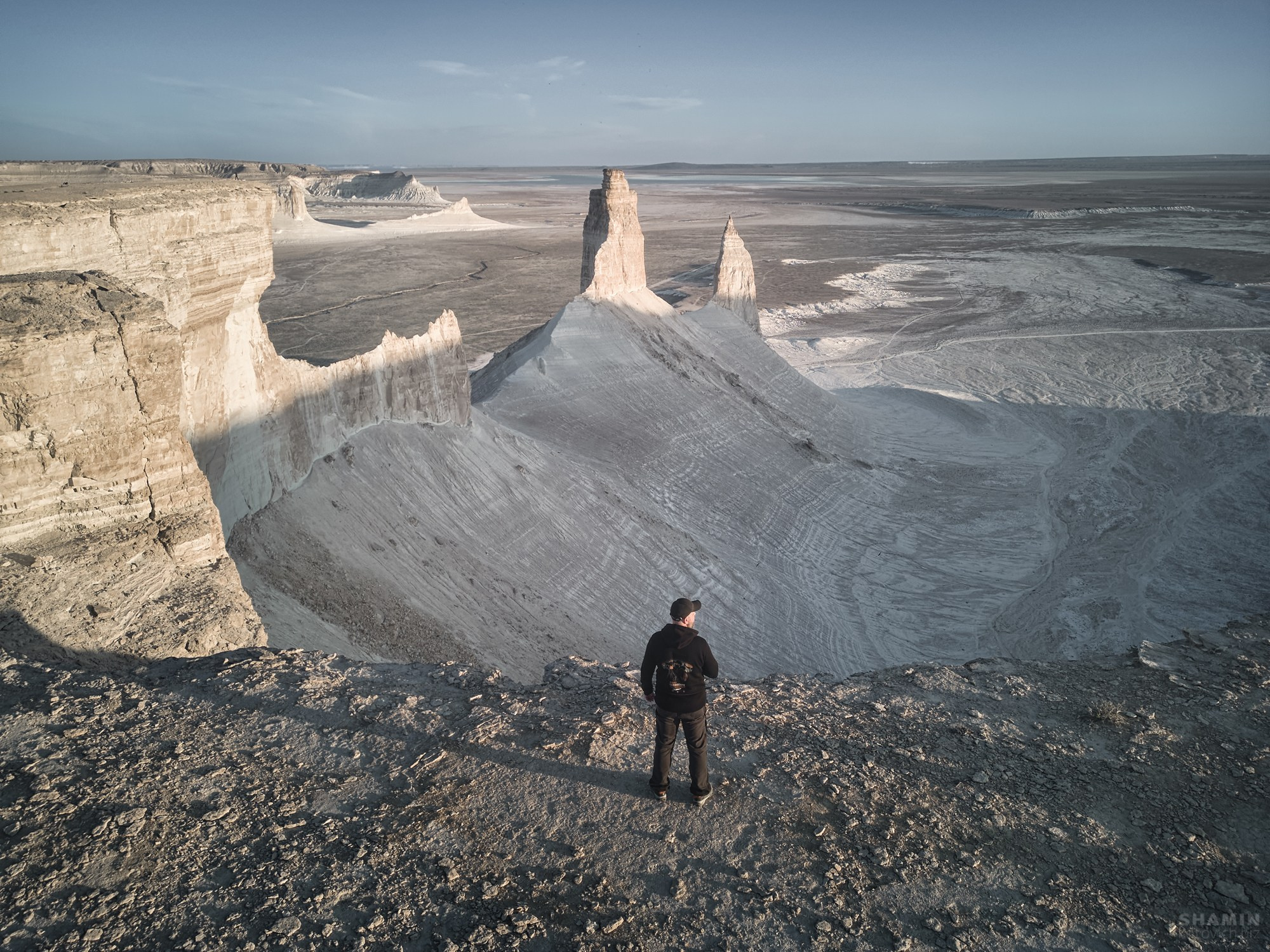 Пейзажи Казахстана и Мангистау — плато Устюрт, урочище Бозжыра, степи и каньоны западного Казахстана. Свет, тишина и контрасты пустынных ландшафтов. Фотограф Константин Шамин
