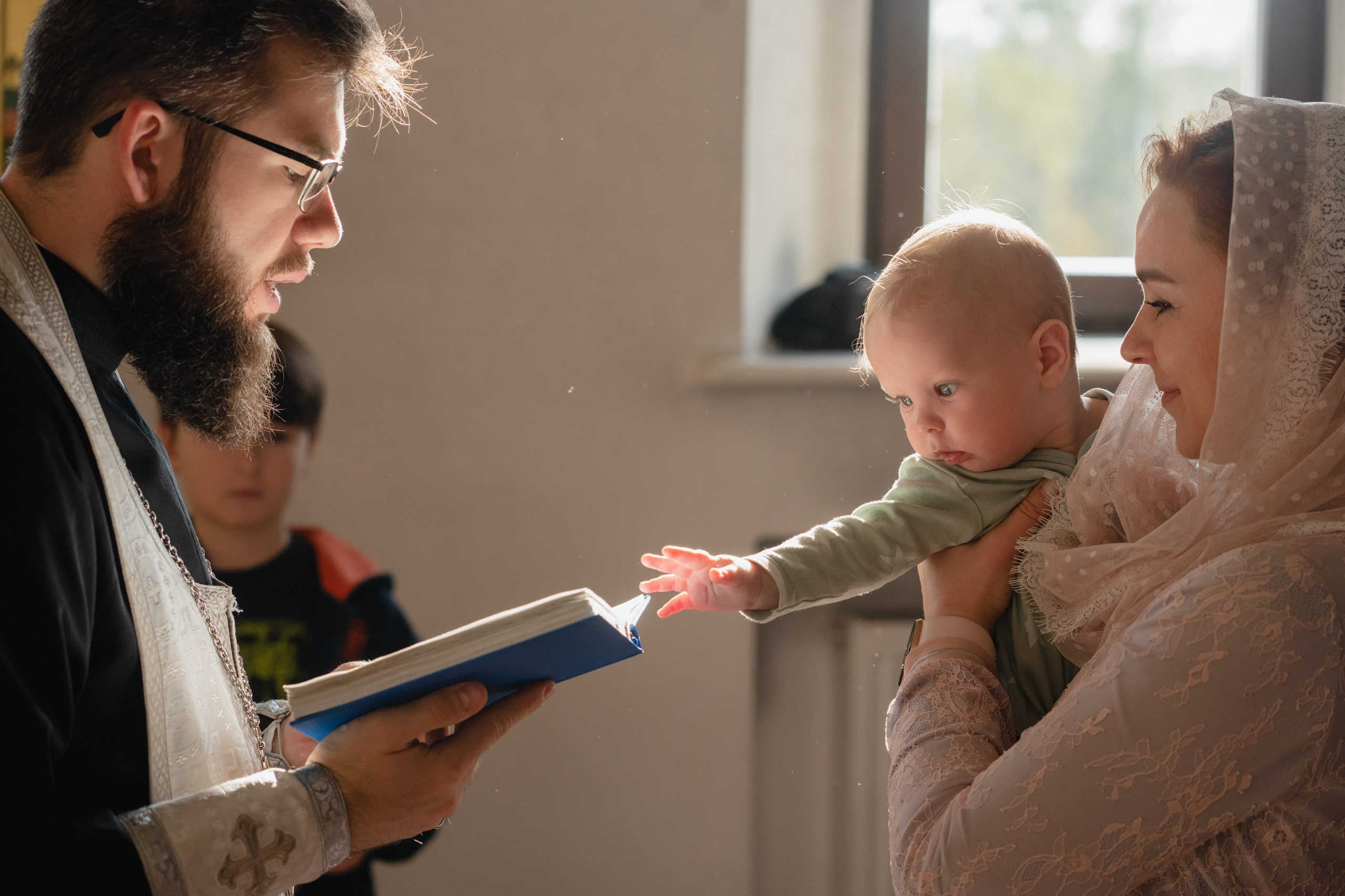 Артем. Церковь Константина и Елены. Семейный фотограф в Москве Лилия Лебедева