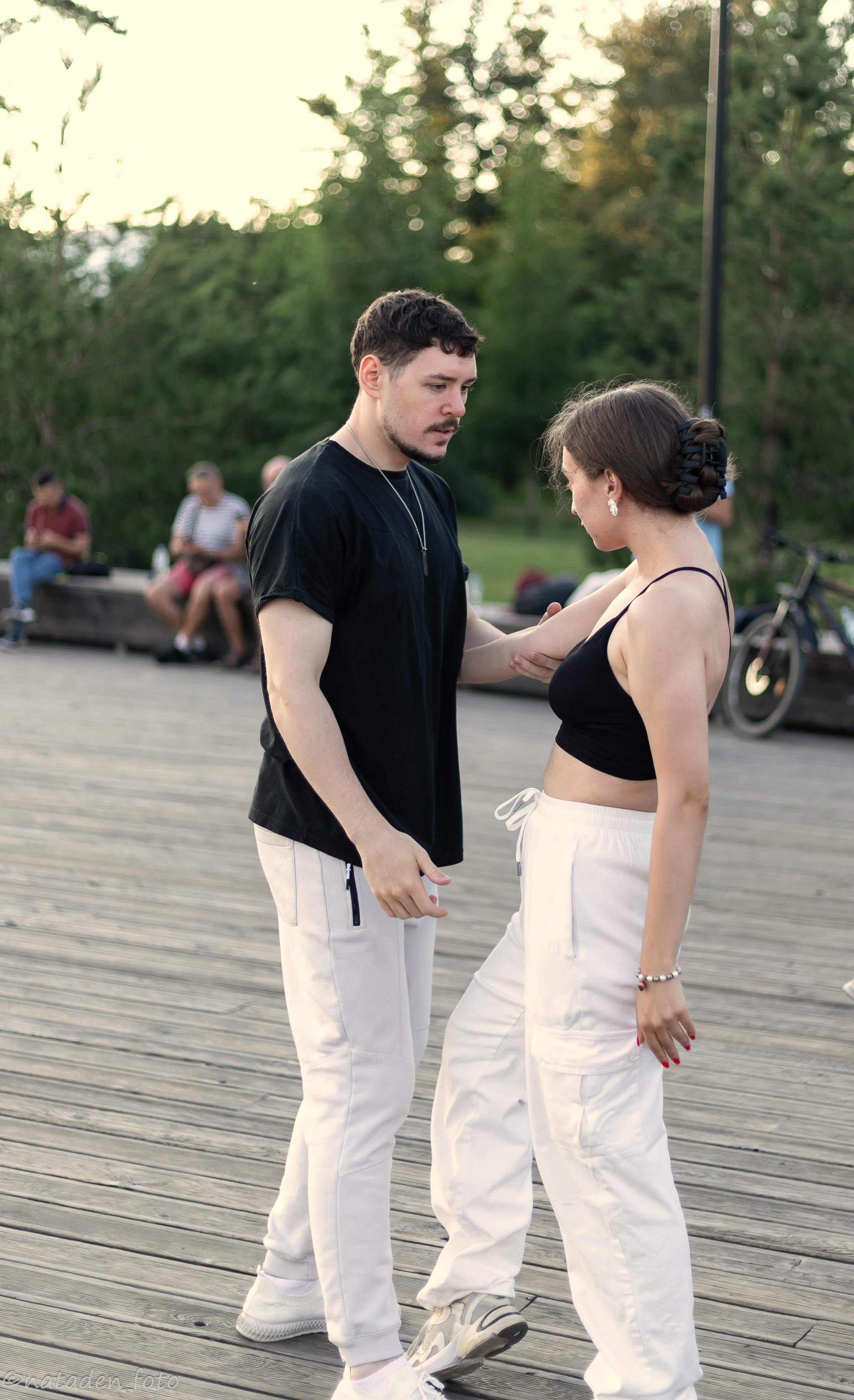 Летние танцы на берегу Финского залива. Фотограф в Санкт-Петербурге Наталия Денисова