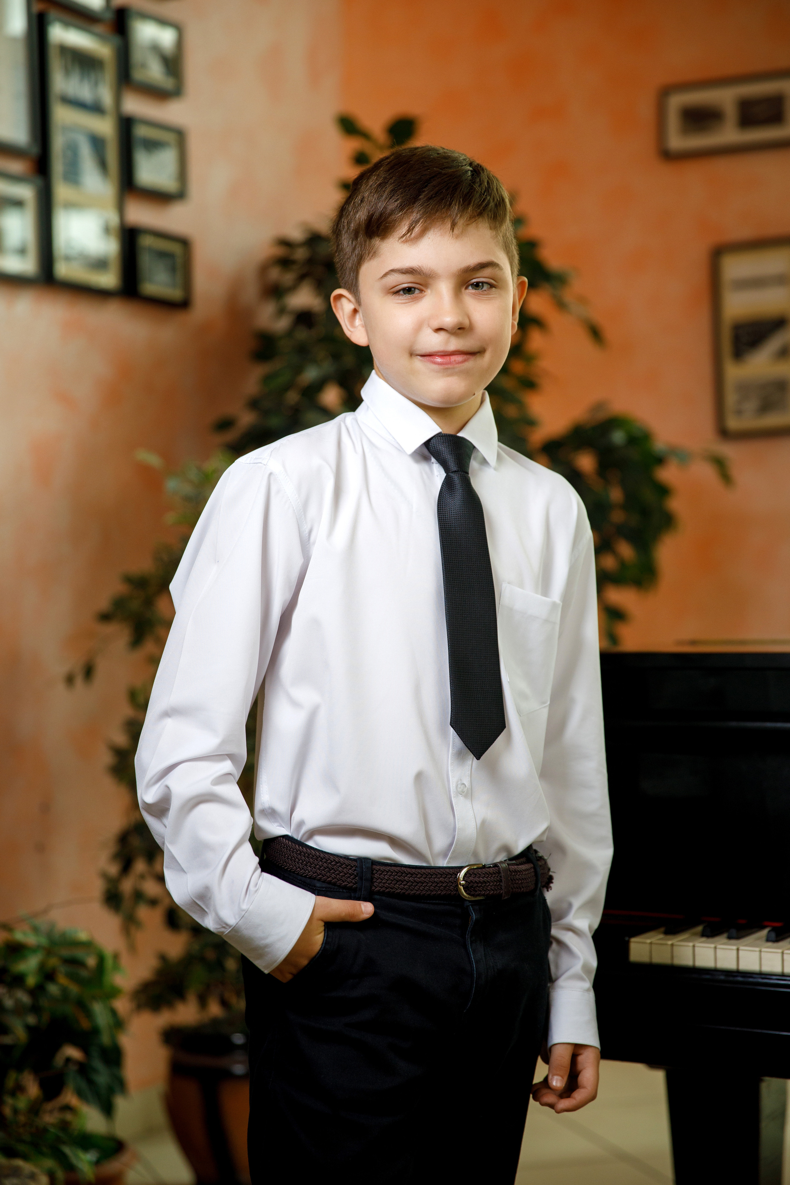 Школьные выпускные портреты. Фотограф Антон Никандров