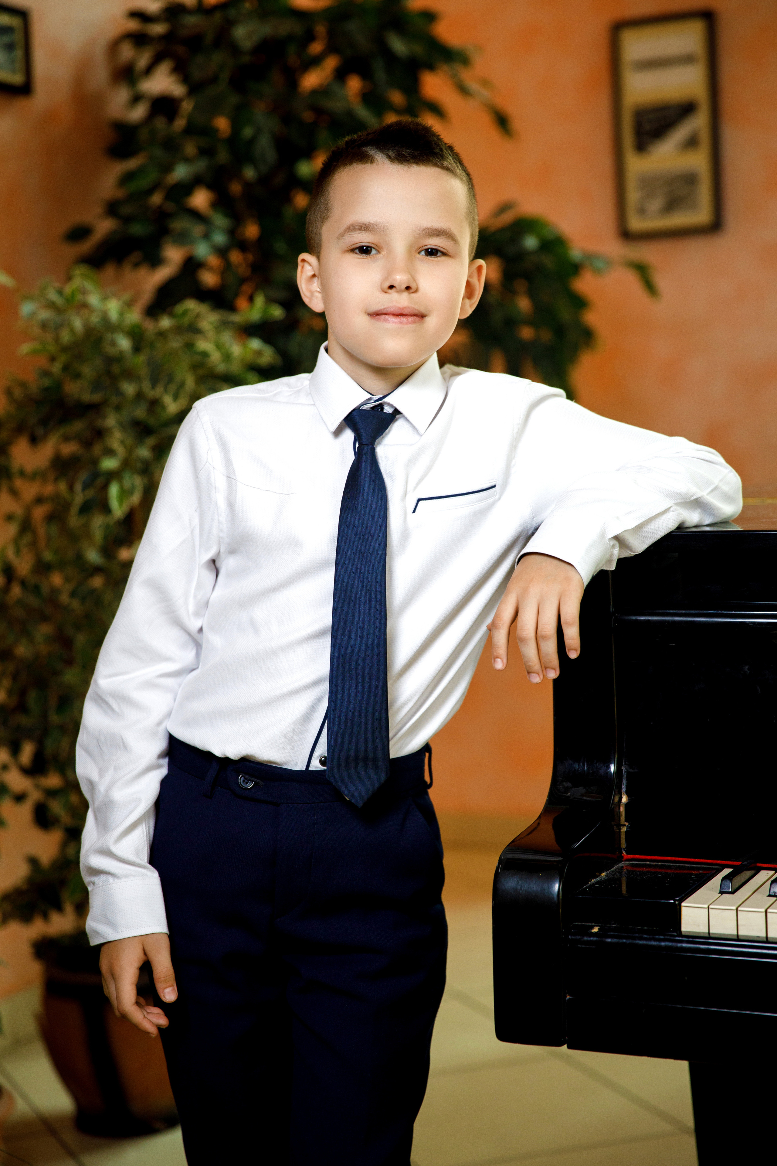 Школьные выпускные портреты. Фотограф Антон Никандров