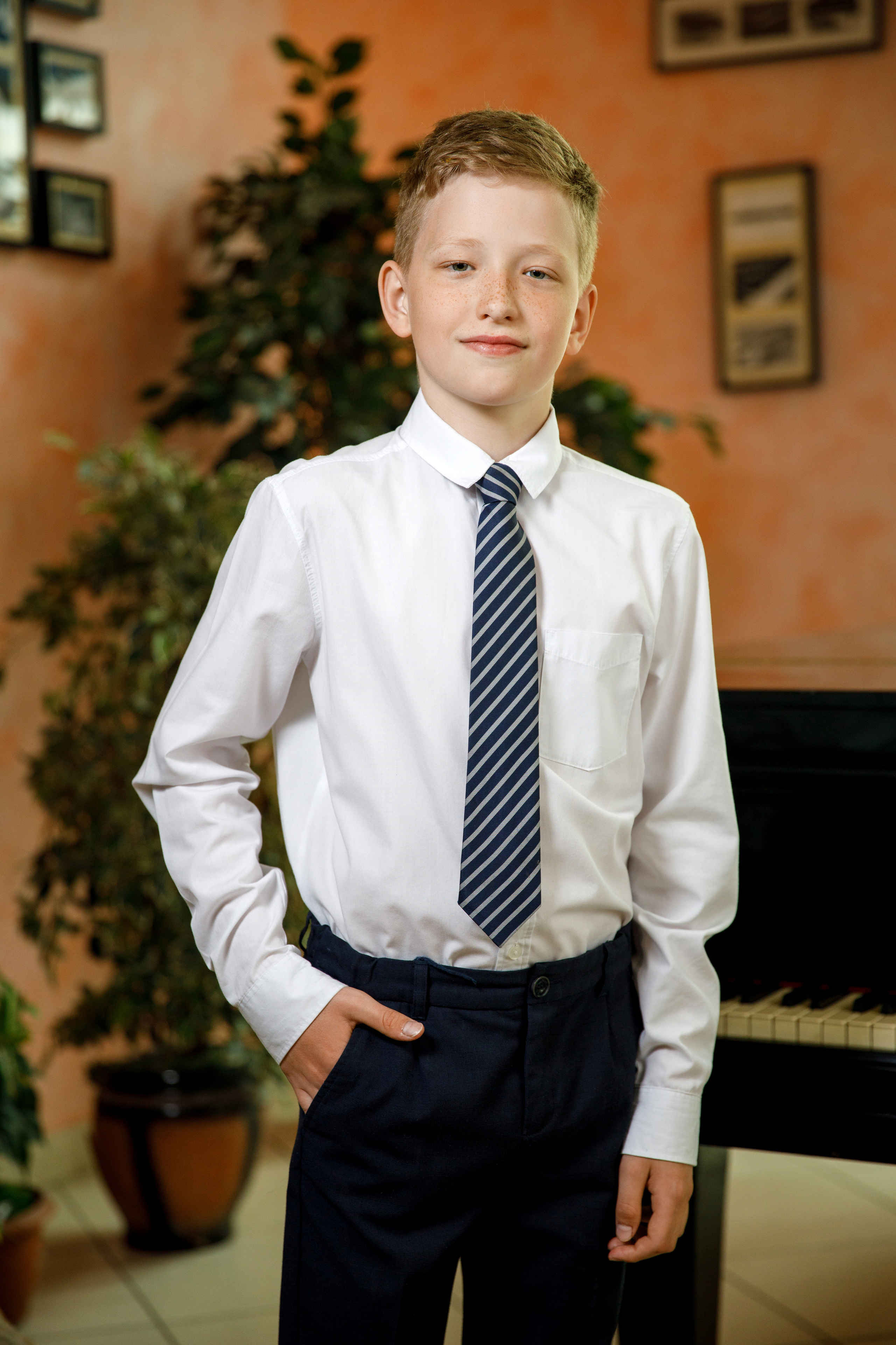 Школьные выпускные портреты. Фотограф Антон Никандров