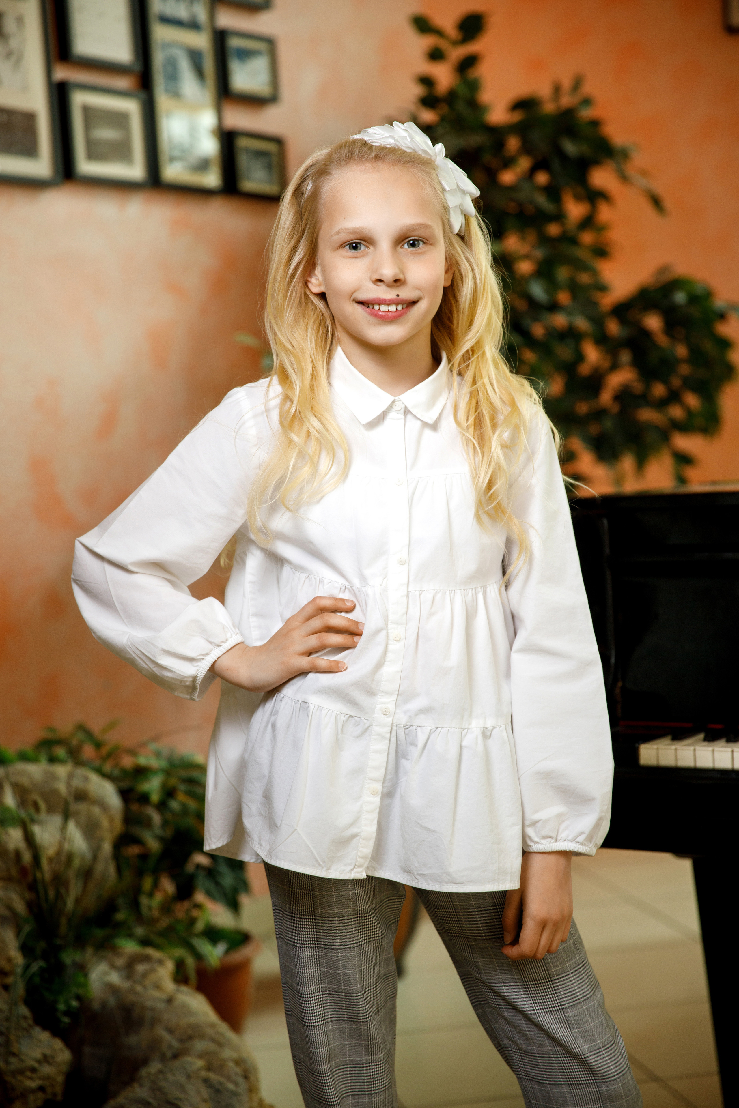 Школьные выпускные портреты. Фотограф Антон Никандров