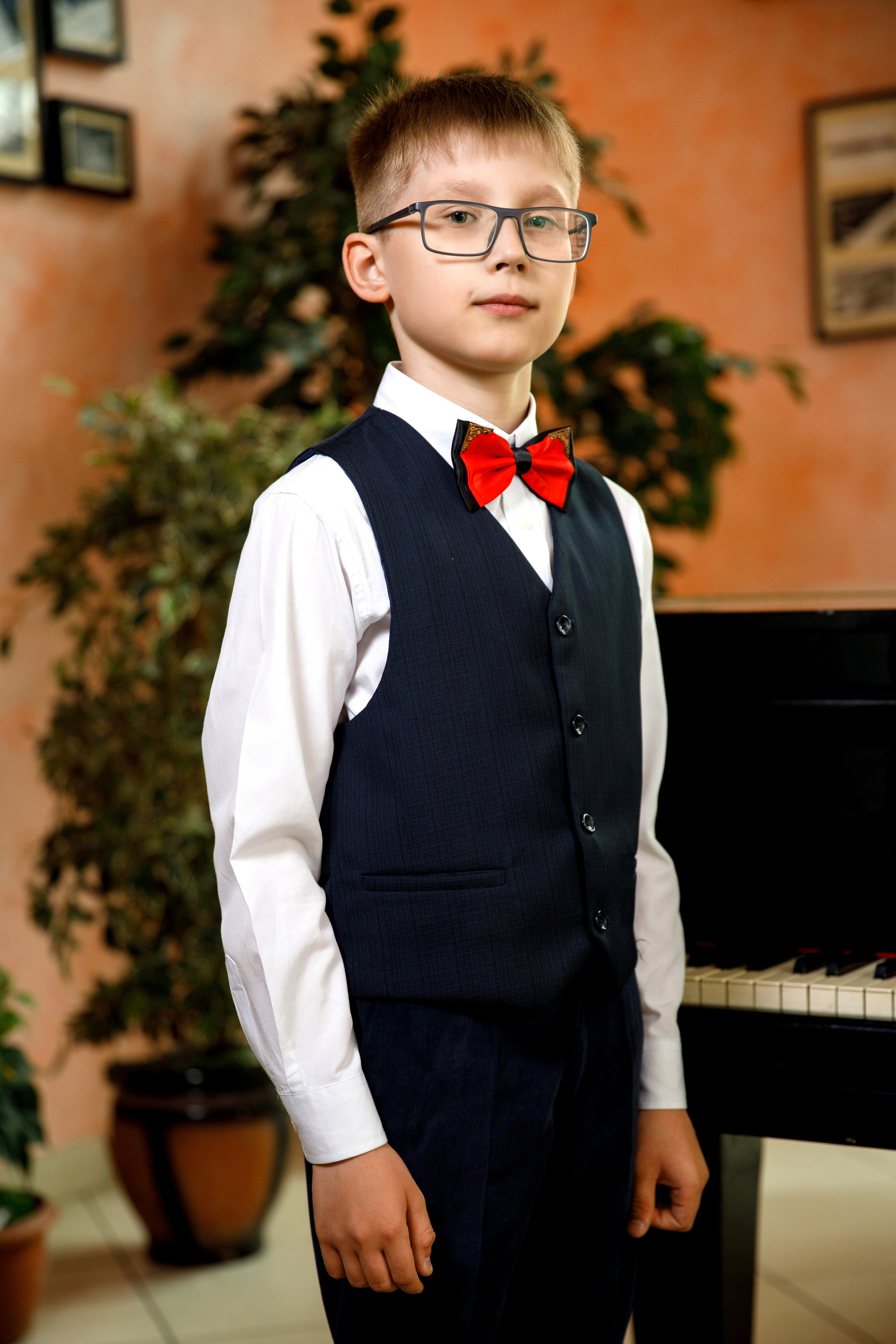 Школьные выпускные портреты. Фотограф Антон Никандров