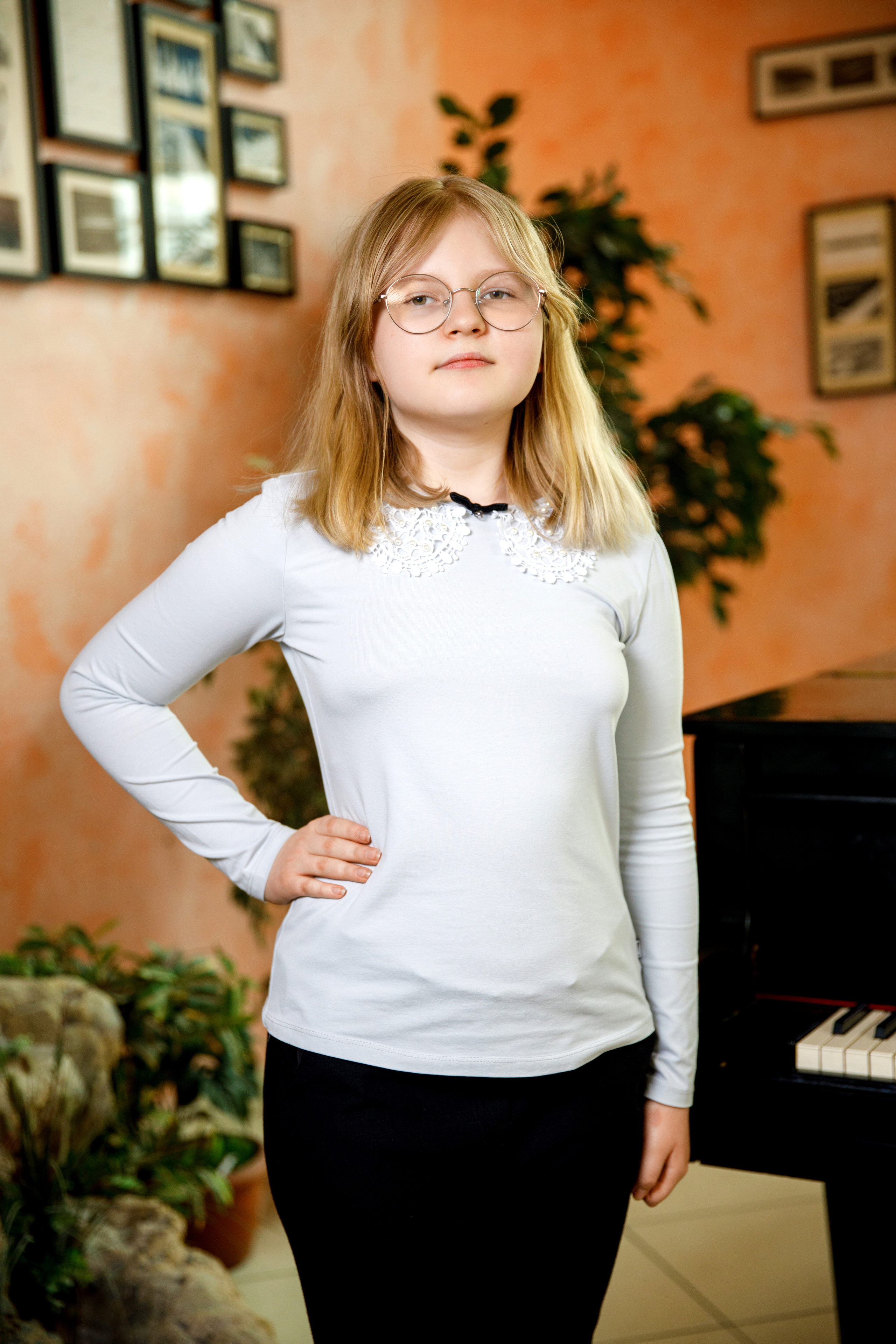 Школьные выпускные портреты. Фотограф Антон Никандров