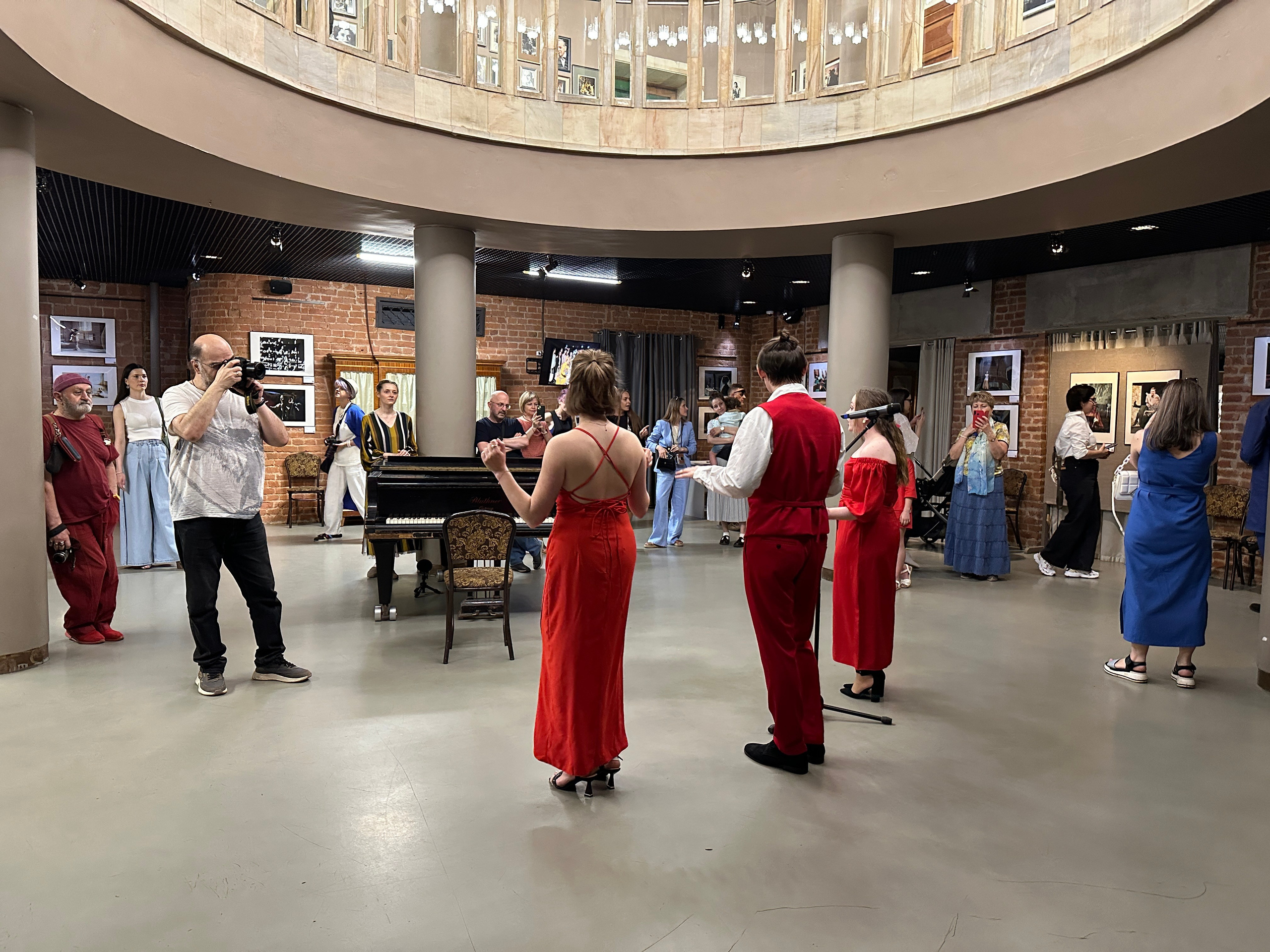 МОЛОДОЙ ТЕАТР. Reportage, architectural, fine art photographer Lena Melnikova in Moscow