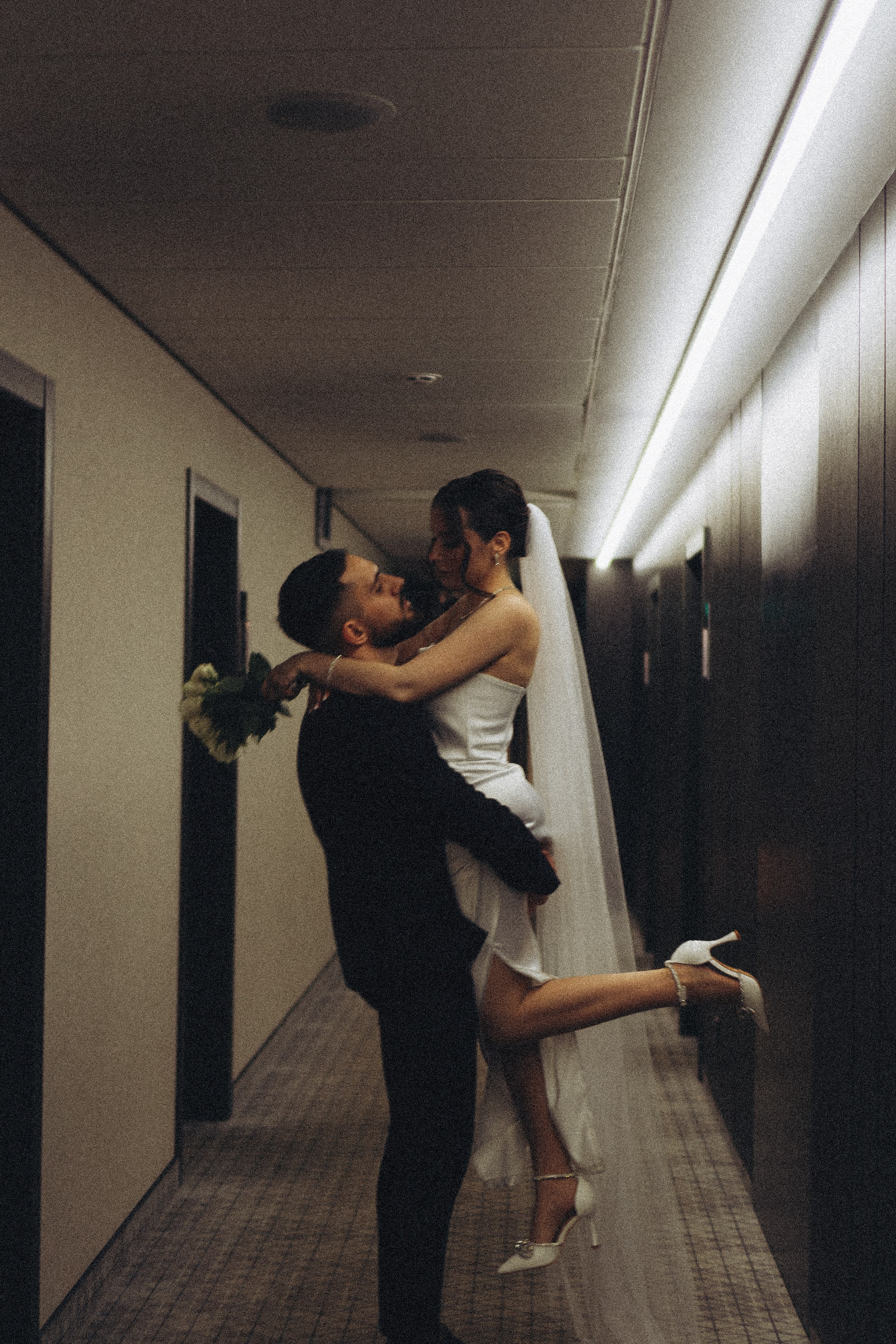 СВАДЕБНАЯ СЬЕМКА СБОРОВ ЖЕНИХА И НЕВЕСТЫ В ОТЕЛЕ И ТАКЖЕ ФОТОСЕССИИЯ В ОТЕЛЕЕ МЕГАПОЛИС БРЯНСК. Профессиональный фотограф, Санкт-Петербург — Виктория Богомолова