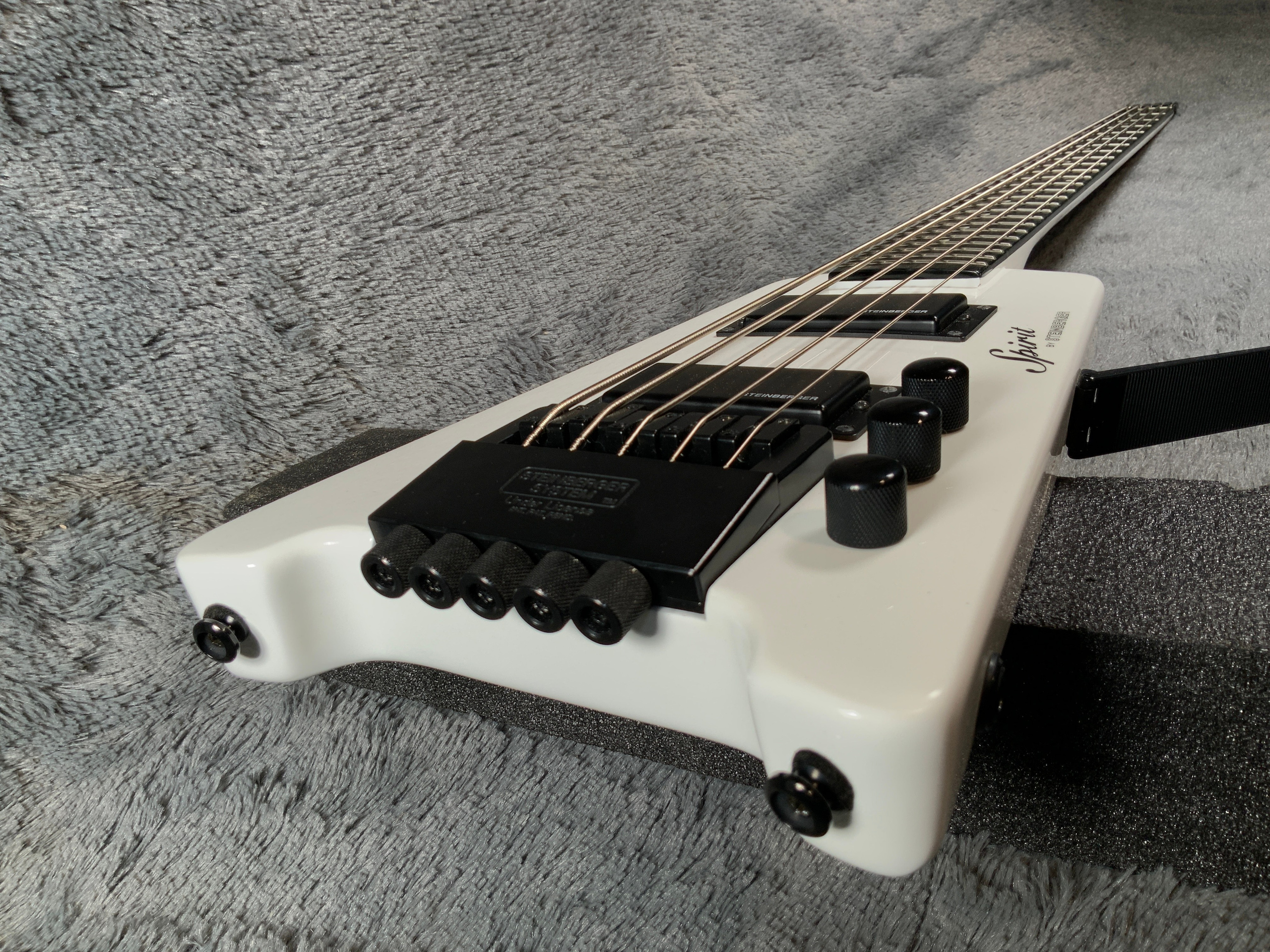 Headless Bass Spirit by Steinberger XT-25