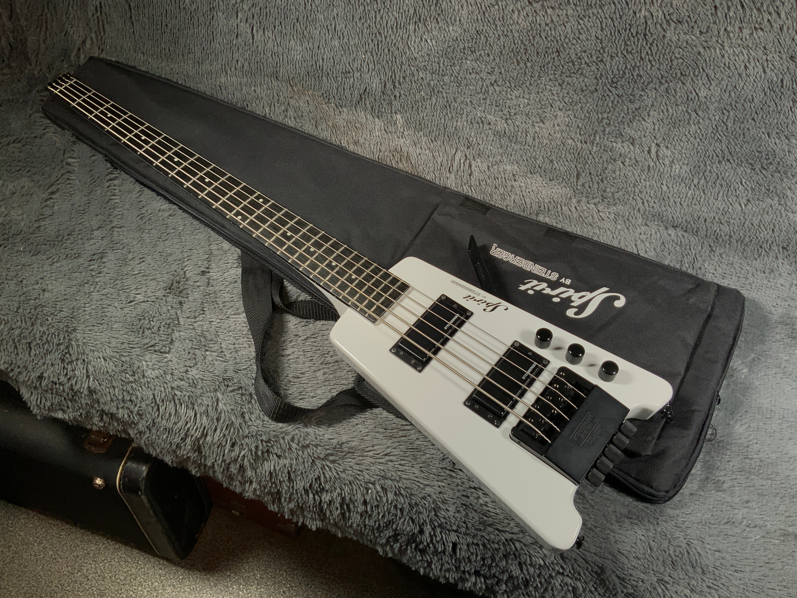 Headless Bass Spirit by Steinberger XT-25