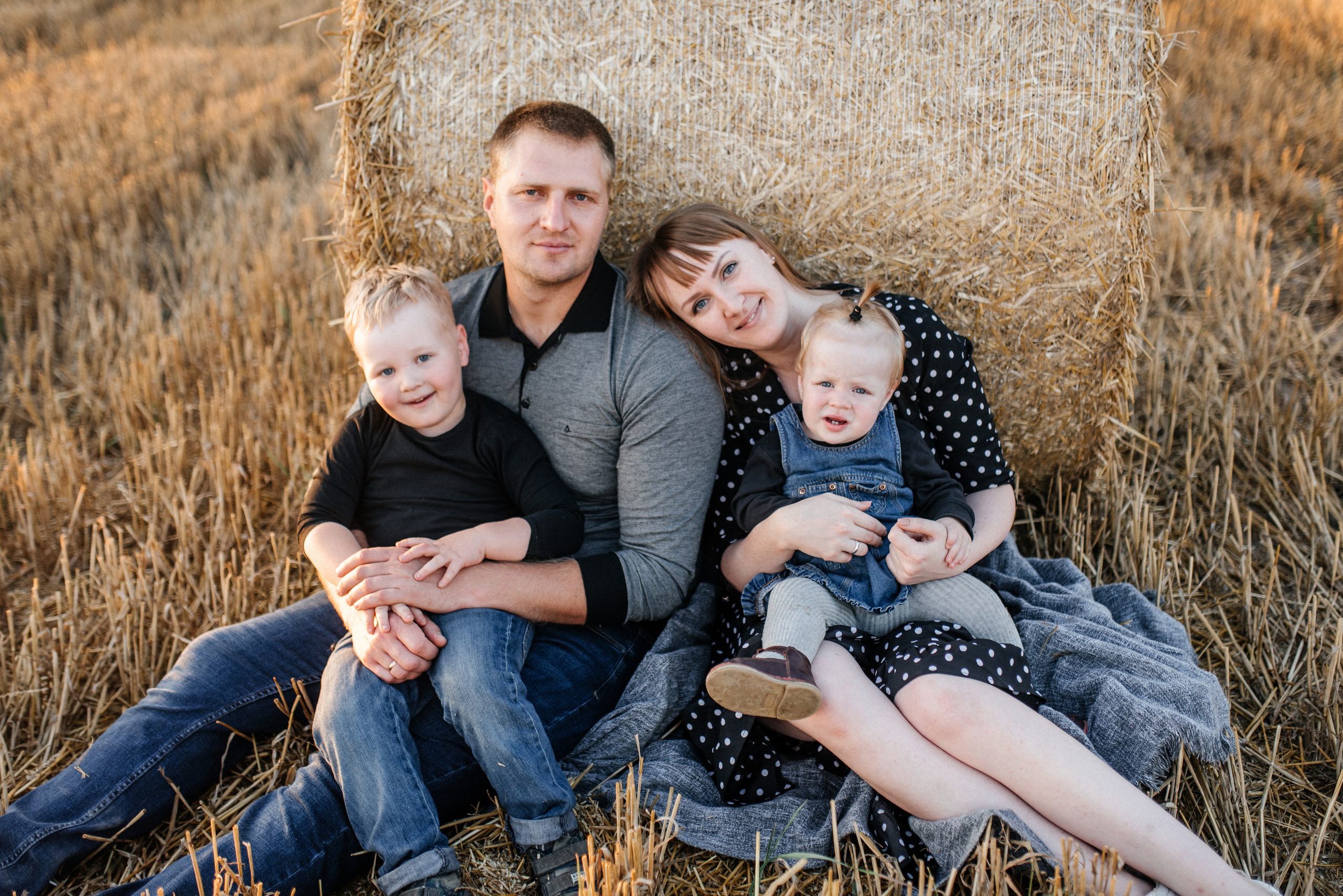 Ульяна+Олег+Гордей+Злата. Костюшко Кристина — семейный и свадебный фотограф в Минске