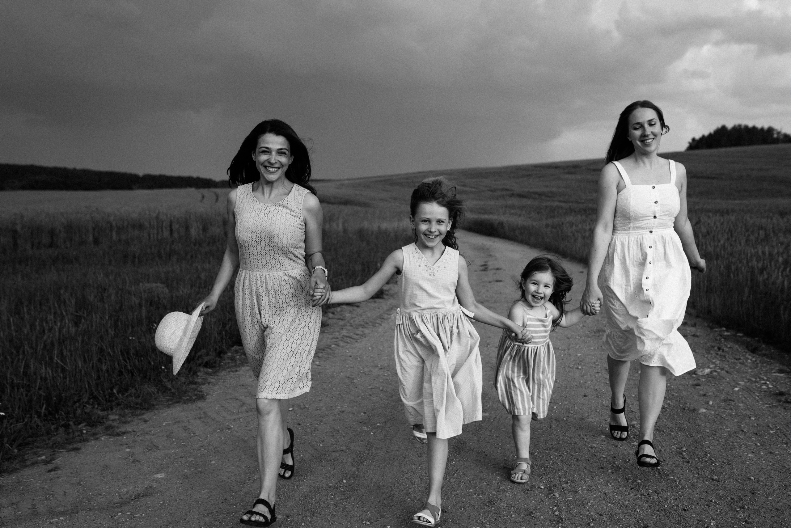 Дарина+Наталья+Саша+Женя. Костюшко Кристина — семейный и свадебный фотограф в Минске