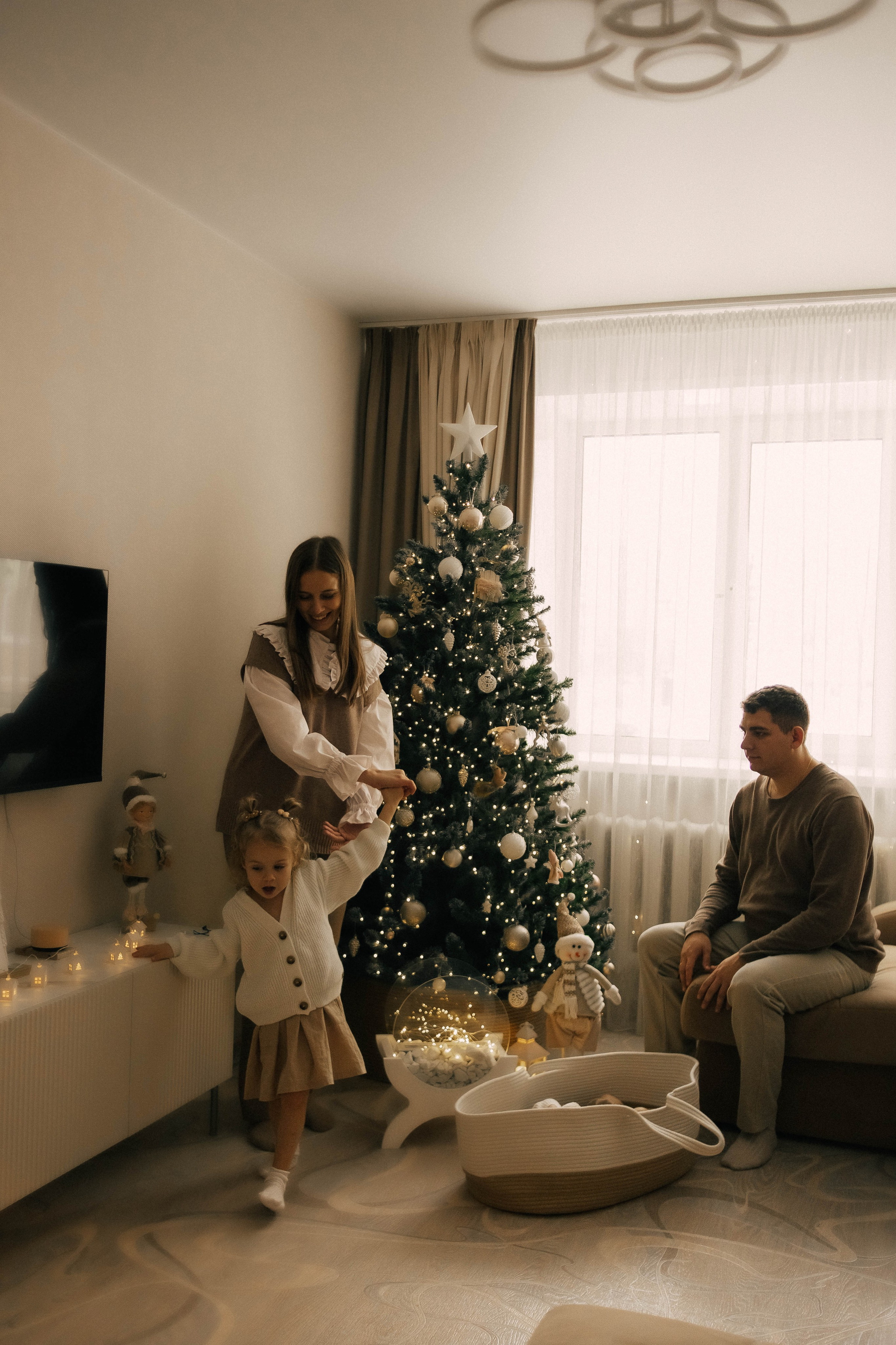 Анастасия, Андрей, Ариша и Анюта. Главная