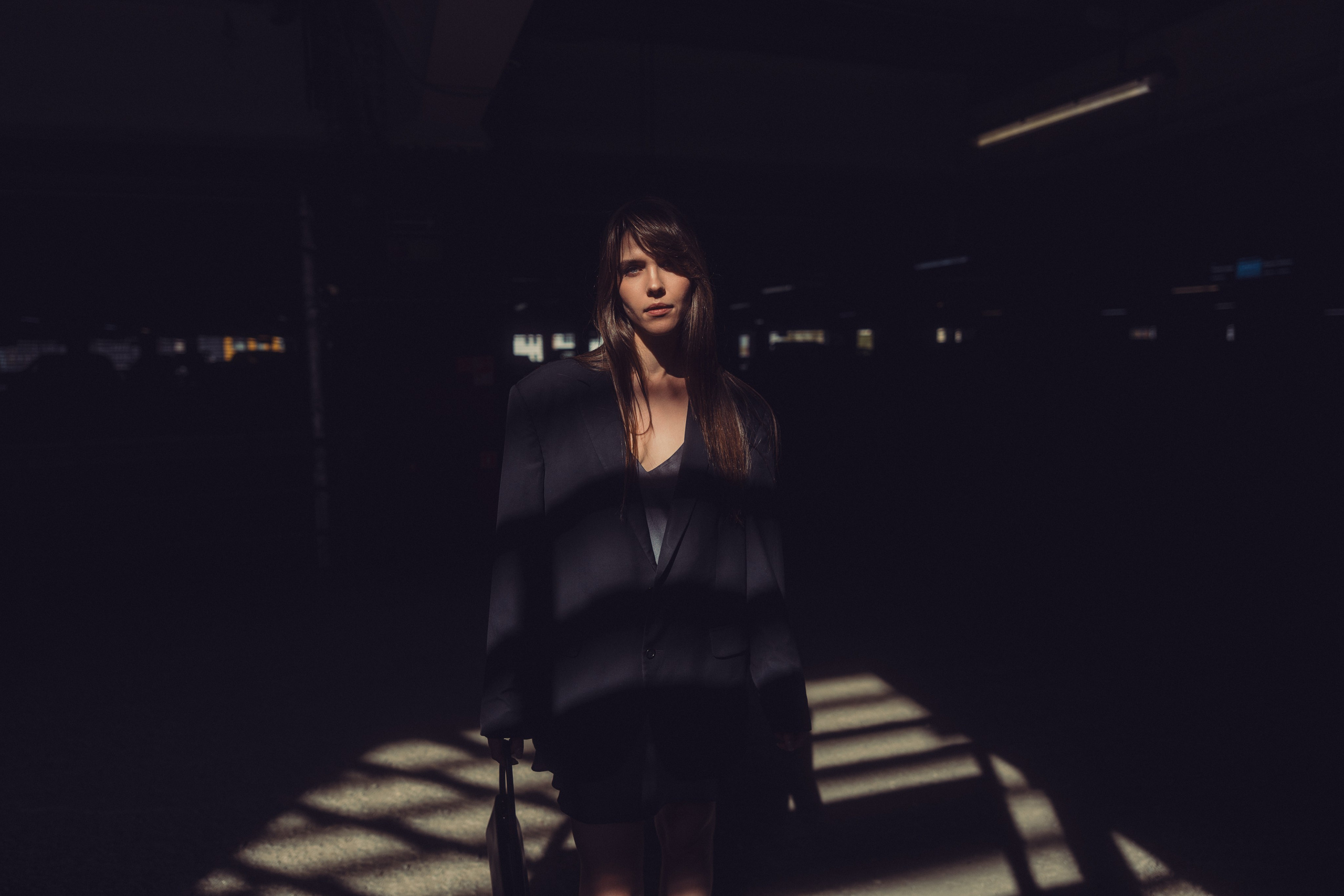 Female street photoshoot in Moscow by Anton Avanzato