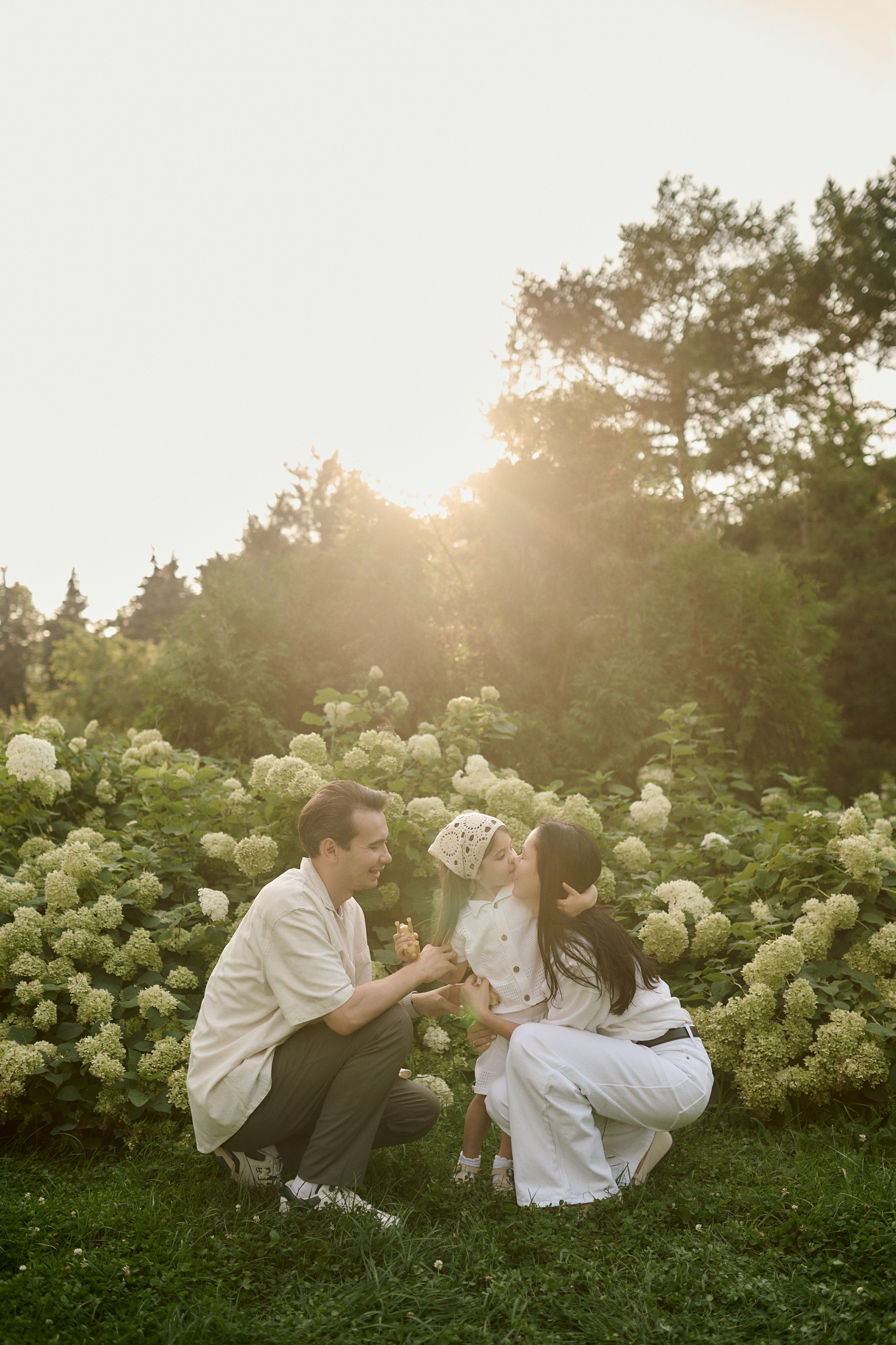 Рохус, Юля и Оливия в парке Останкино. Семейный и свадебный lifestyle-фотограф в Москве Мария Петрова