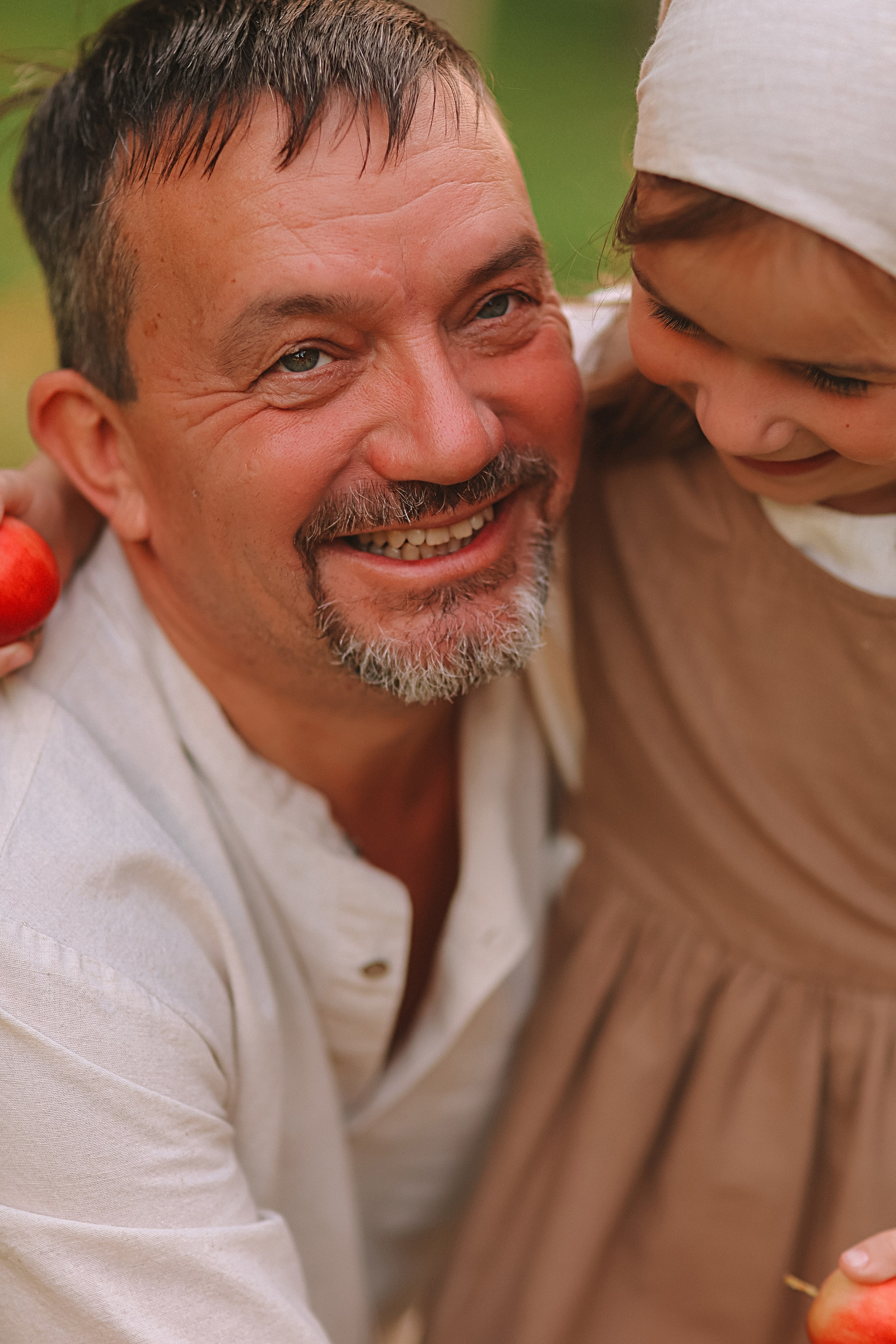 Стирка у дома. Семейный фотограф Тюмень, фотограф на роды Салмина Мария