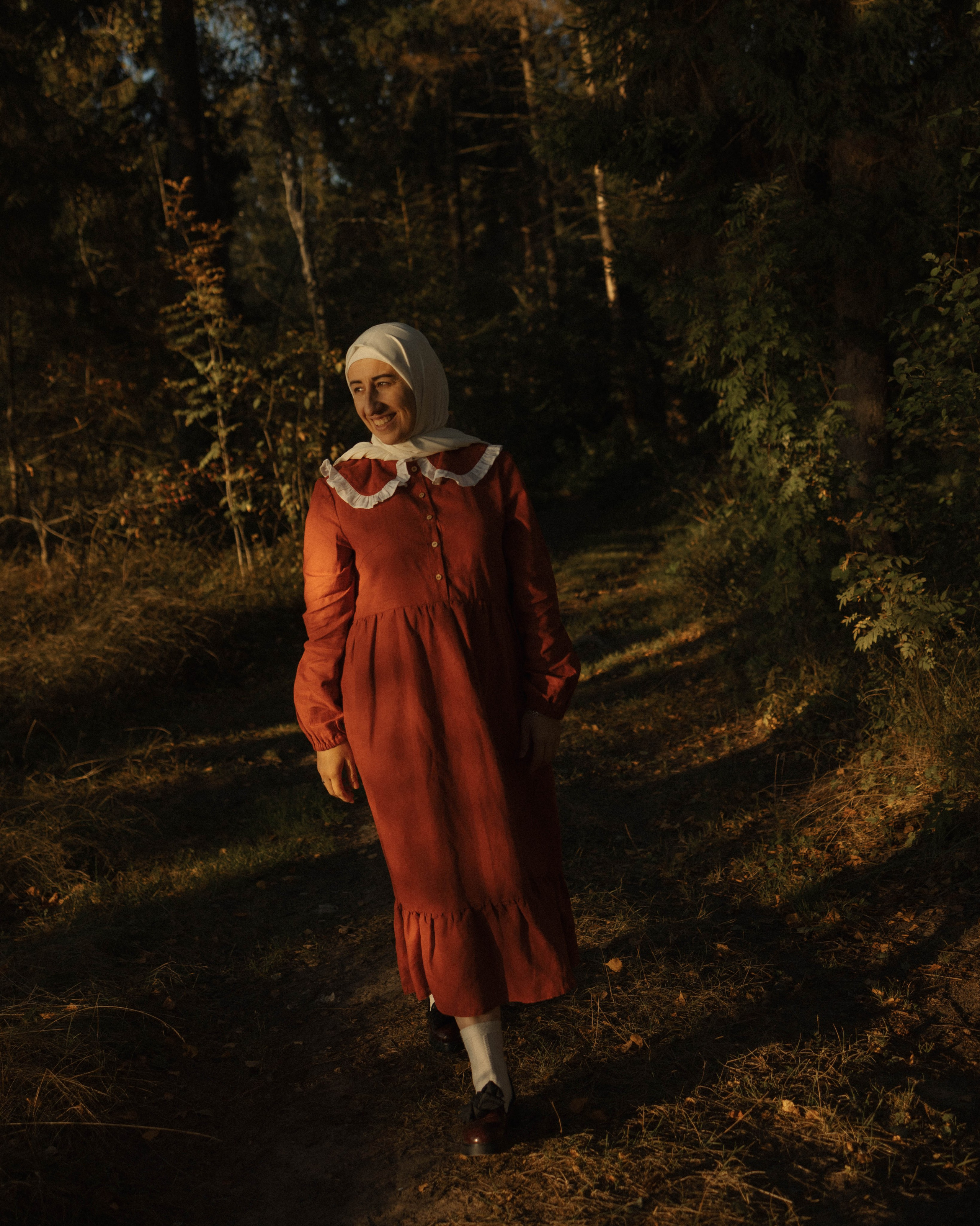 Закатная съемка на берегу реки с Аней. Фотограф Углич и Ярославль Ольга Тятюшкина