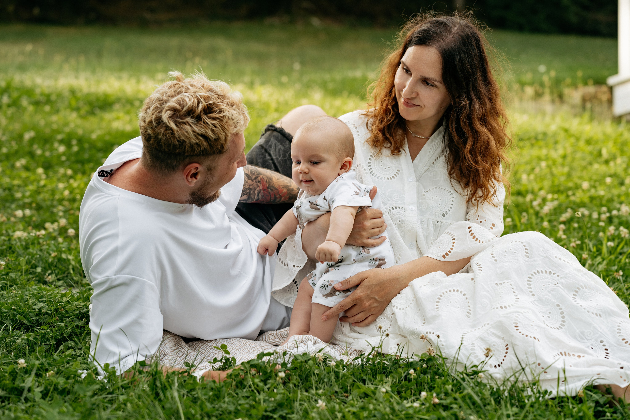 Фотограф запечатлел трогательные моменты семьи с детьми на природе в Абрау-Дюрсо