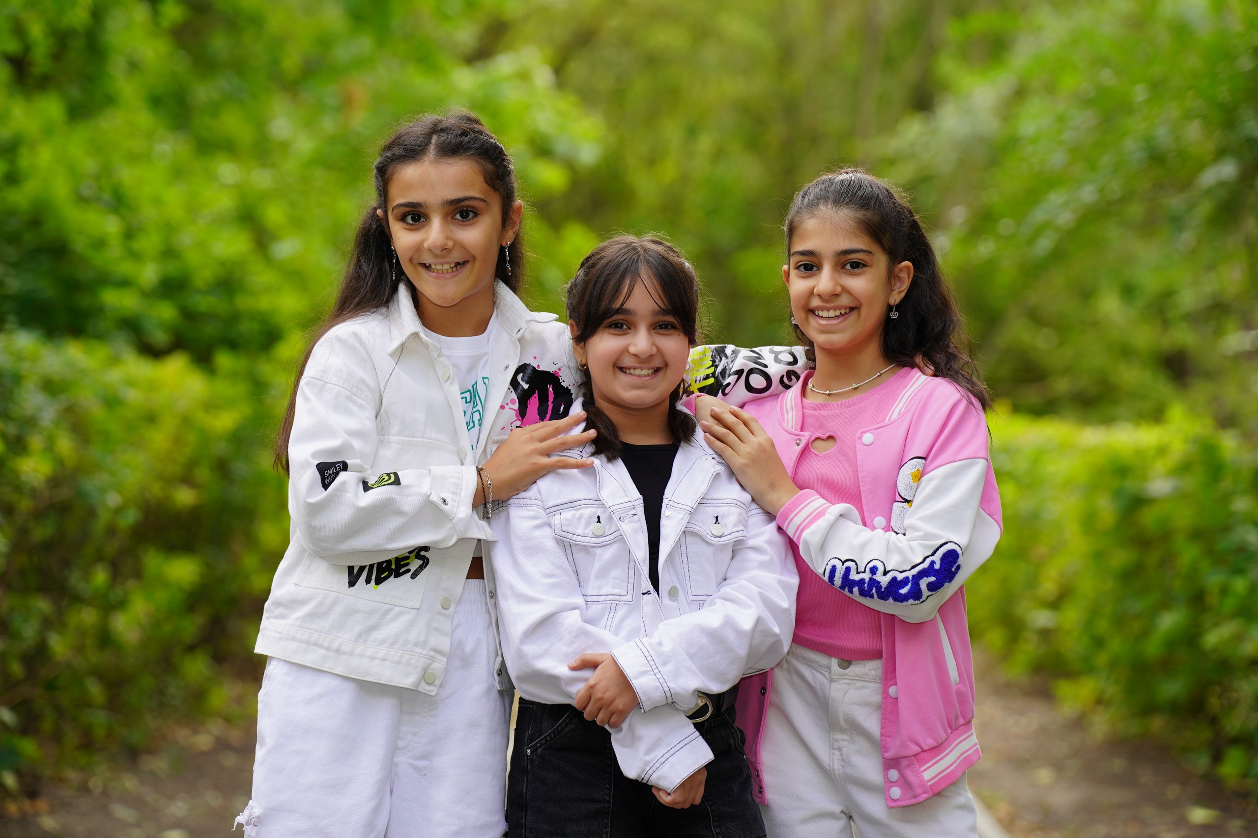 Фото с другом. MEMENTO.Выпускные альбомы, школьные, юбилейные и другие книги. Ростов-на-Дону