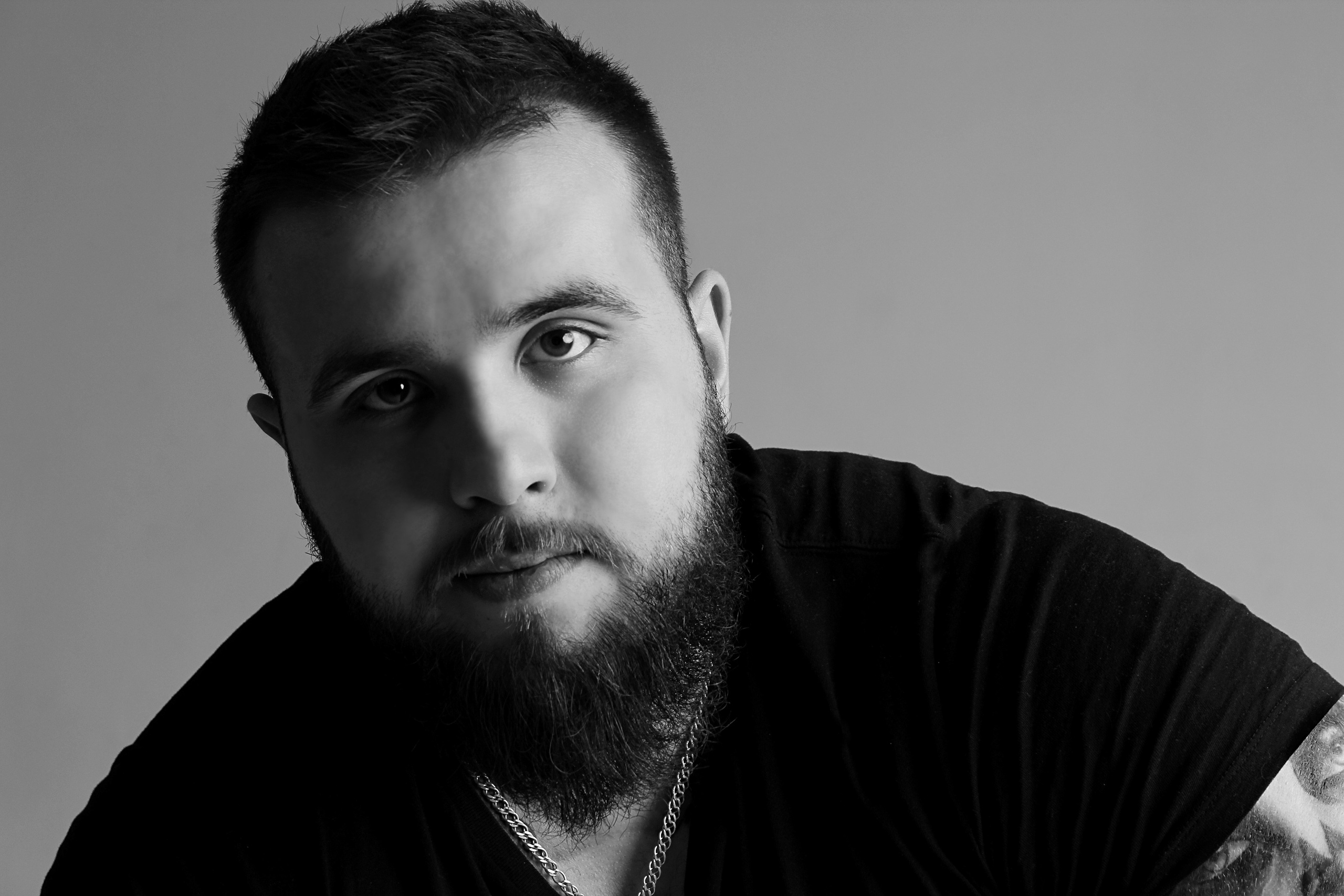 Мужская фотосессия в студии. Булат. Свадебный и репортажный фотограф в Уфе| Осетрова Ольга