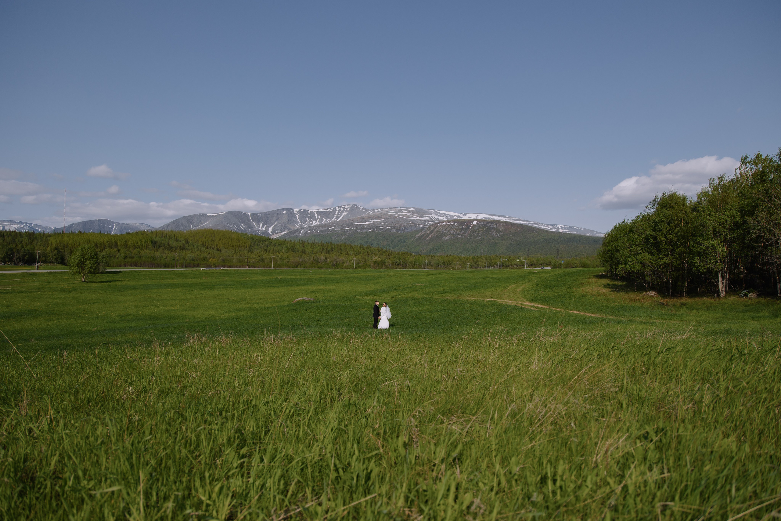 Путешествие по удивительным местам природы началось именно здесь, среди могучих гор и прозрачного воздуха.