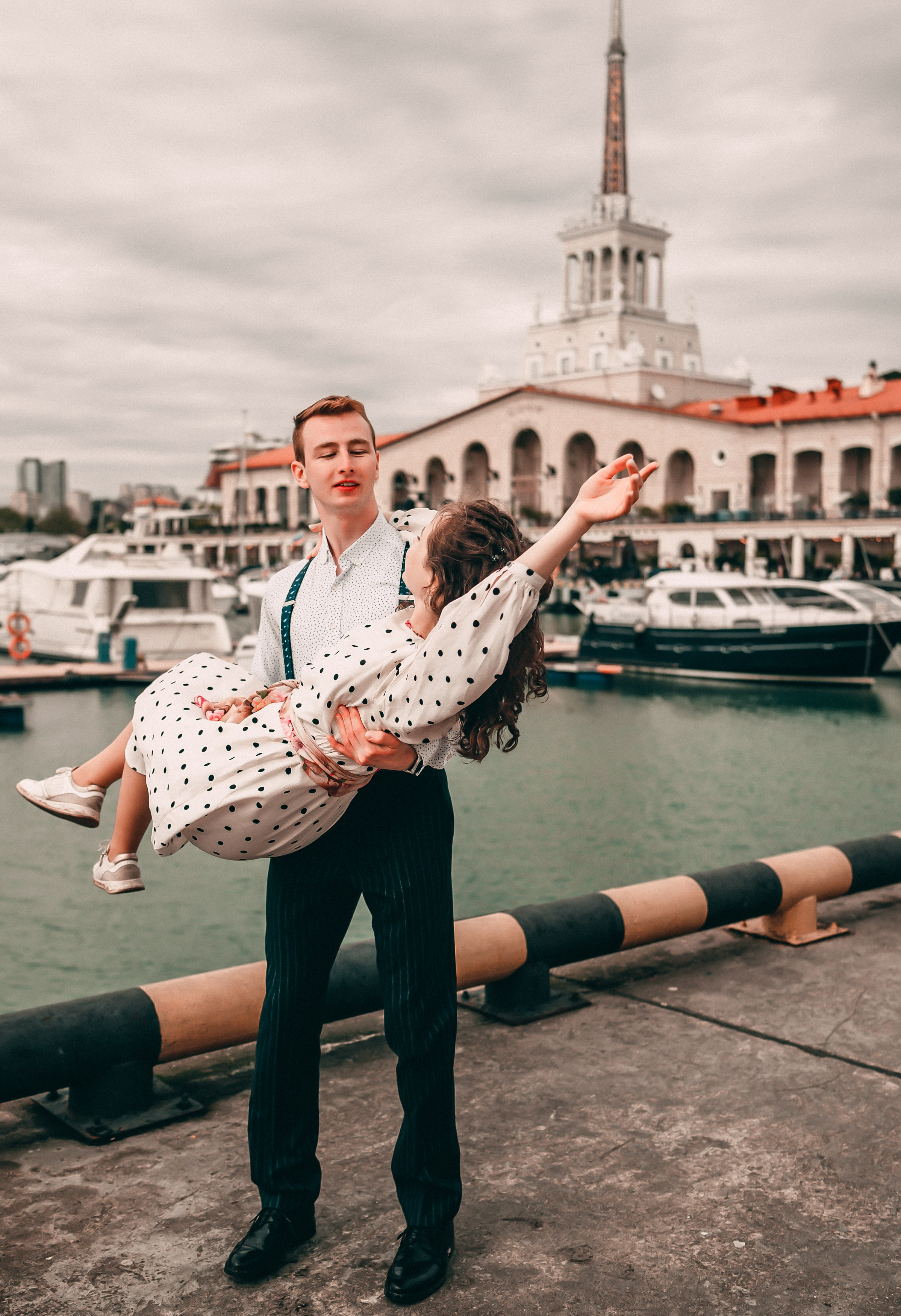 Сливовый сад, морпорт, пляж Ривьера. Свадебный и семейный фотограф София Невская