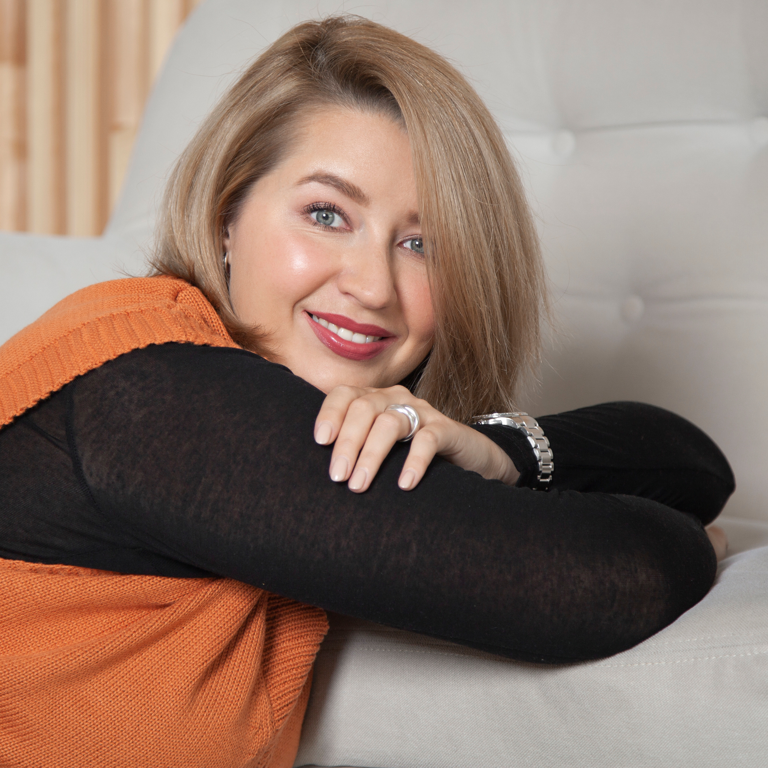 Тематическая фотосессия стилиста в студии. Контент фотограф в Москве и области Елена Кулакова